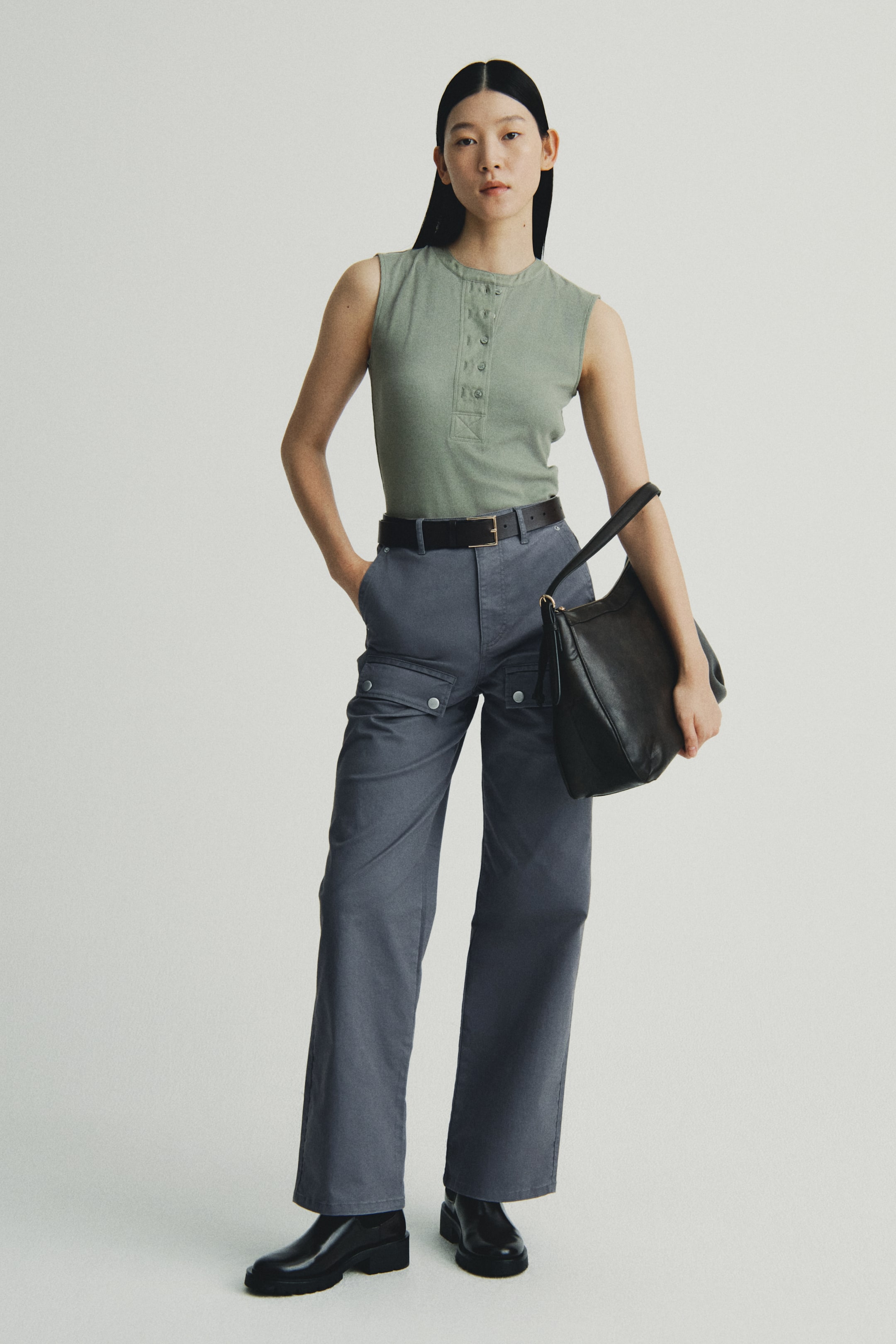 Xem ảnh lớn hơn: Áo ba lỗ gân nổi - Màu xanh kaki nhạt - Ladies | H&M VN 1