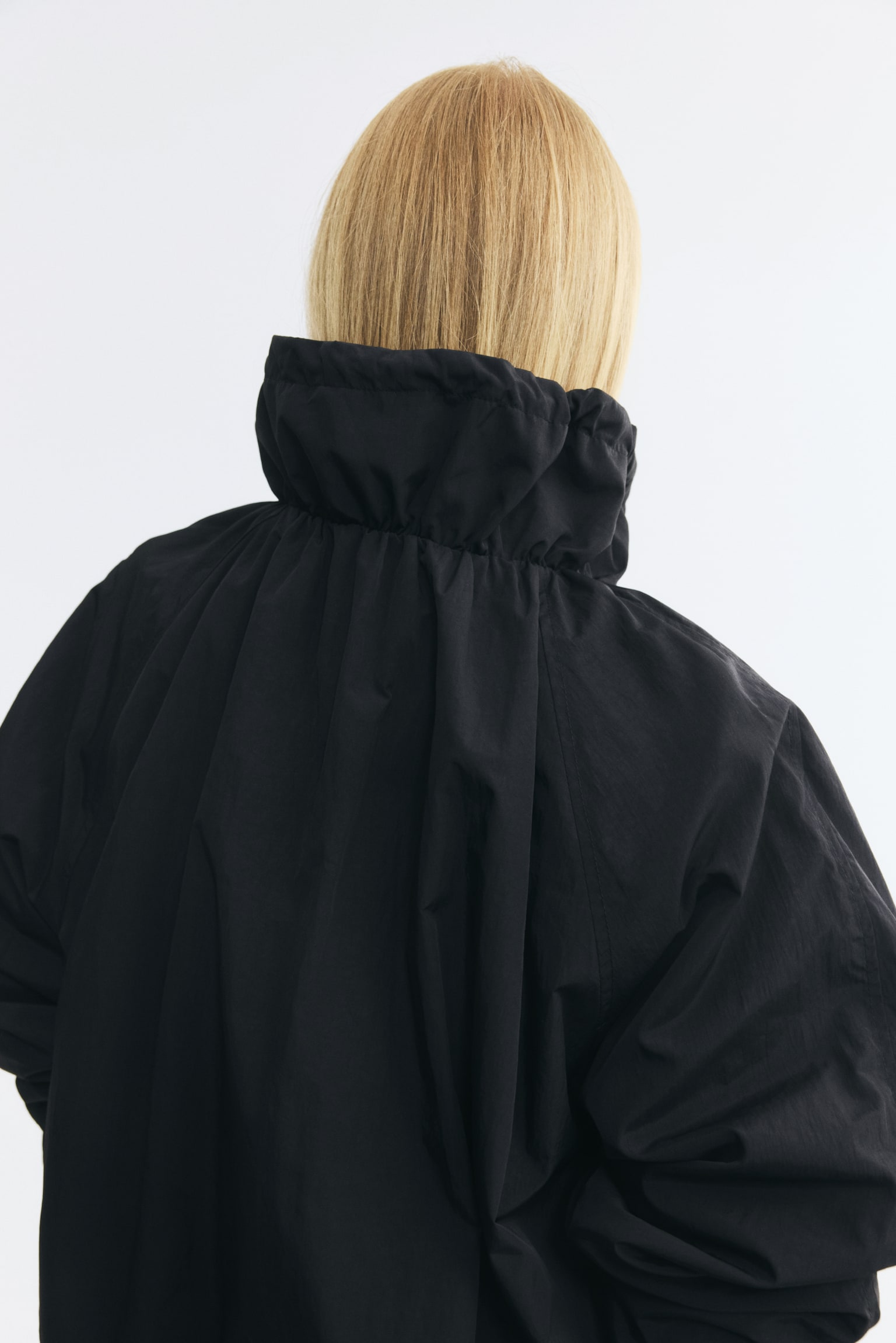 Женская куртка H&M Funnel-Collar Nylon, цвет: Чёрный — фото 5