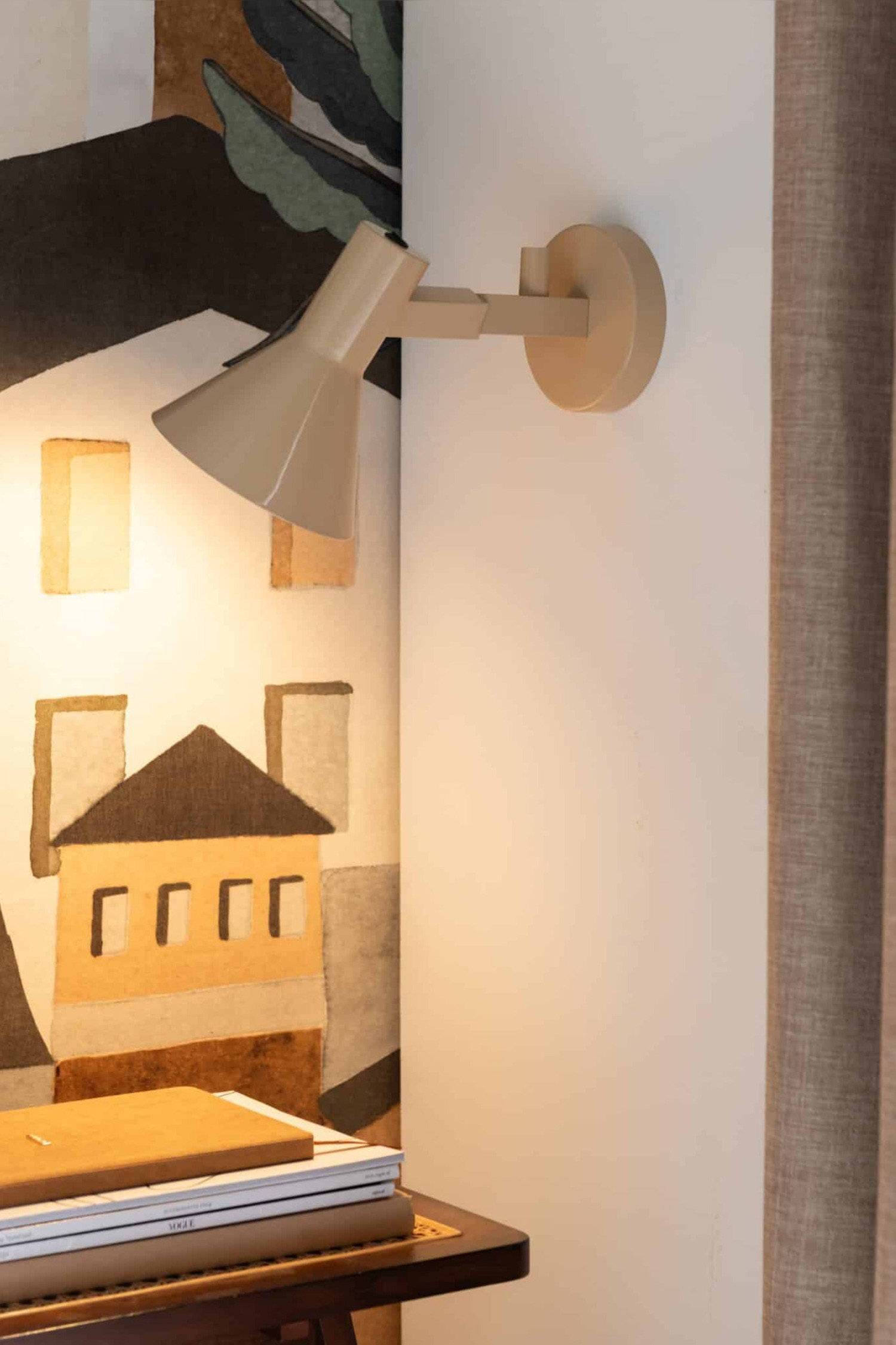 Stavanger Wall Lamp - Beige/Gray