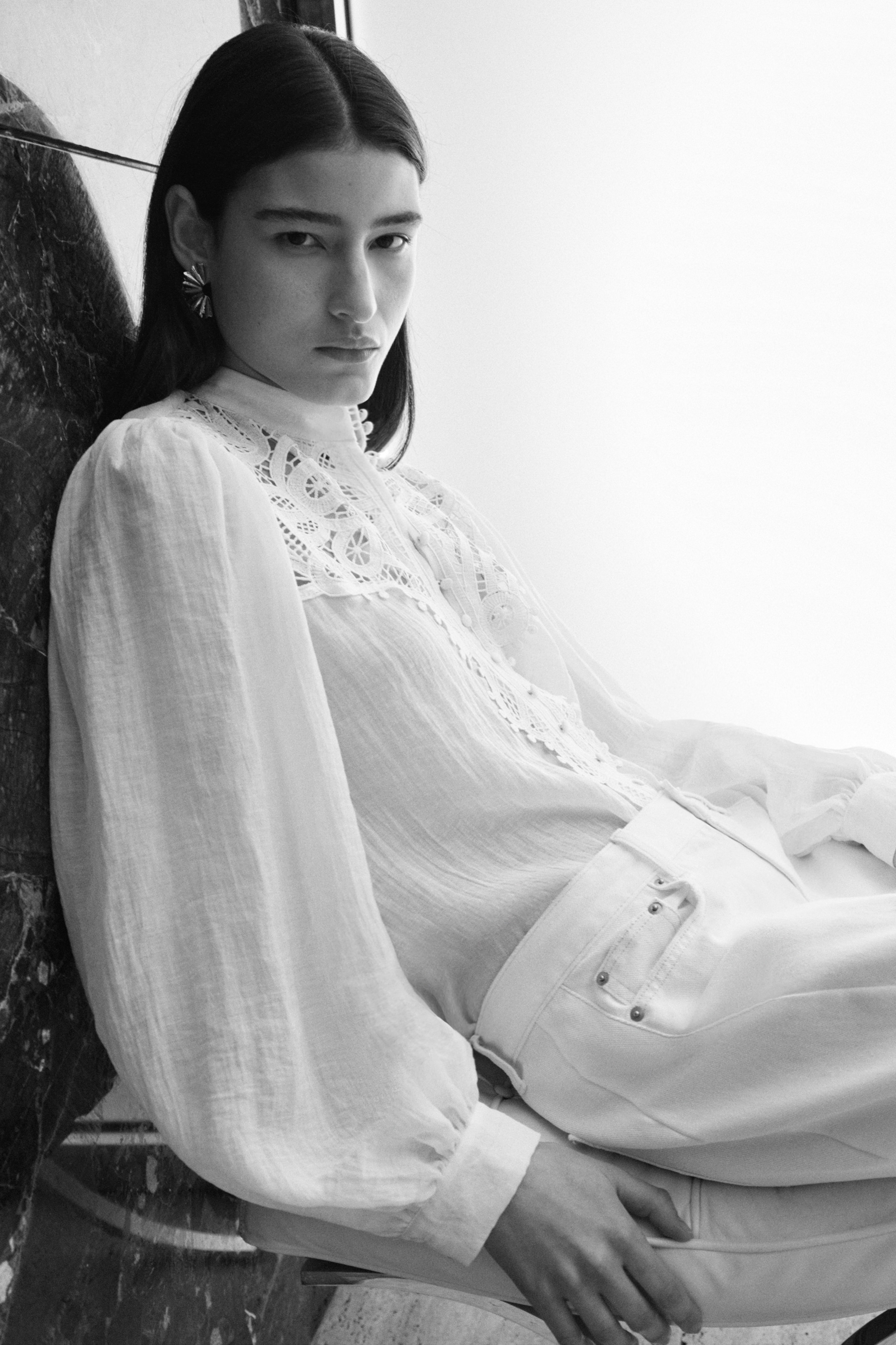 蕾絲肩襠女衫 - 奶油色