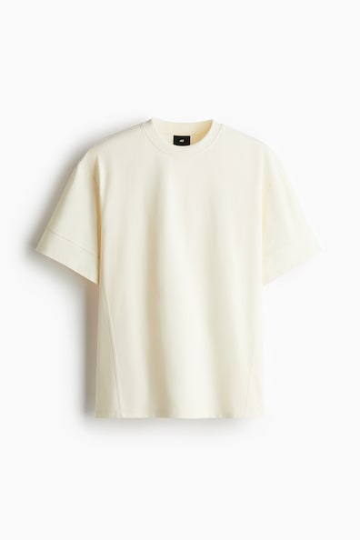 ルーズフィットTシャツ