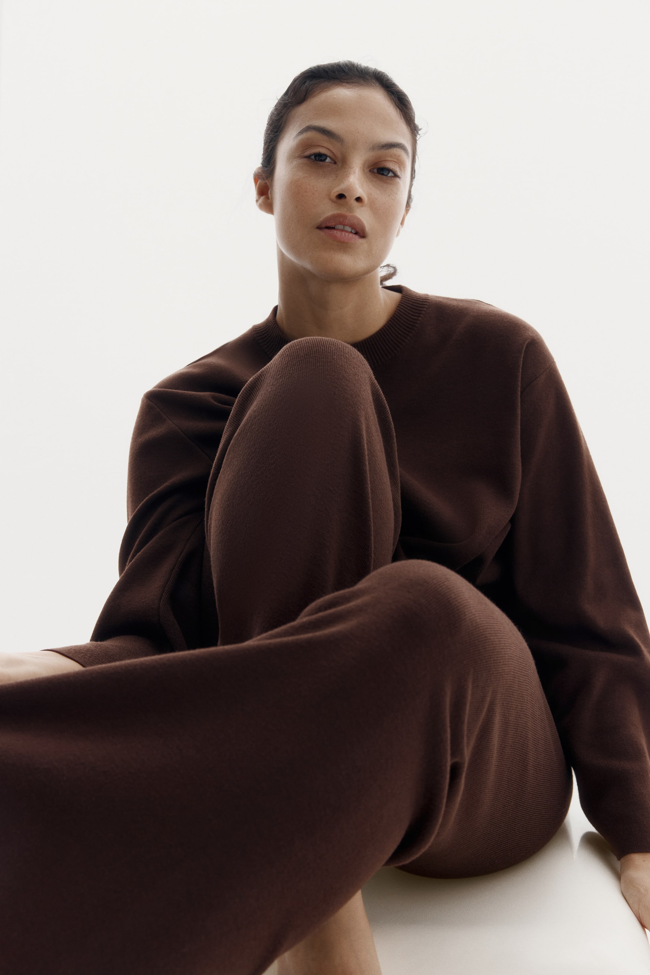 Näytä suurempi kuva: Neulehousut - Tummanruskea - NAISET | H&M FI 1