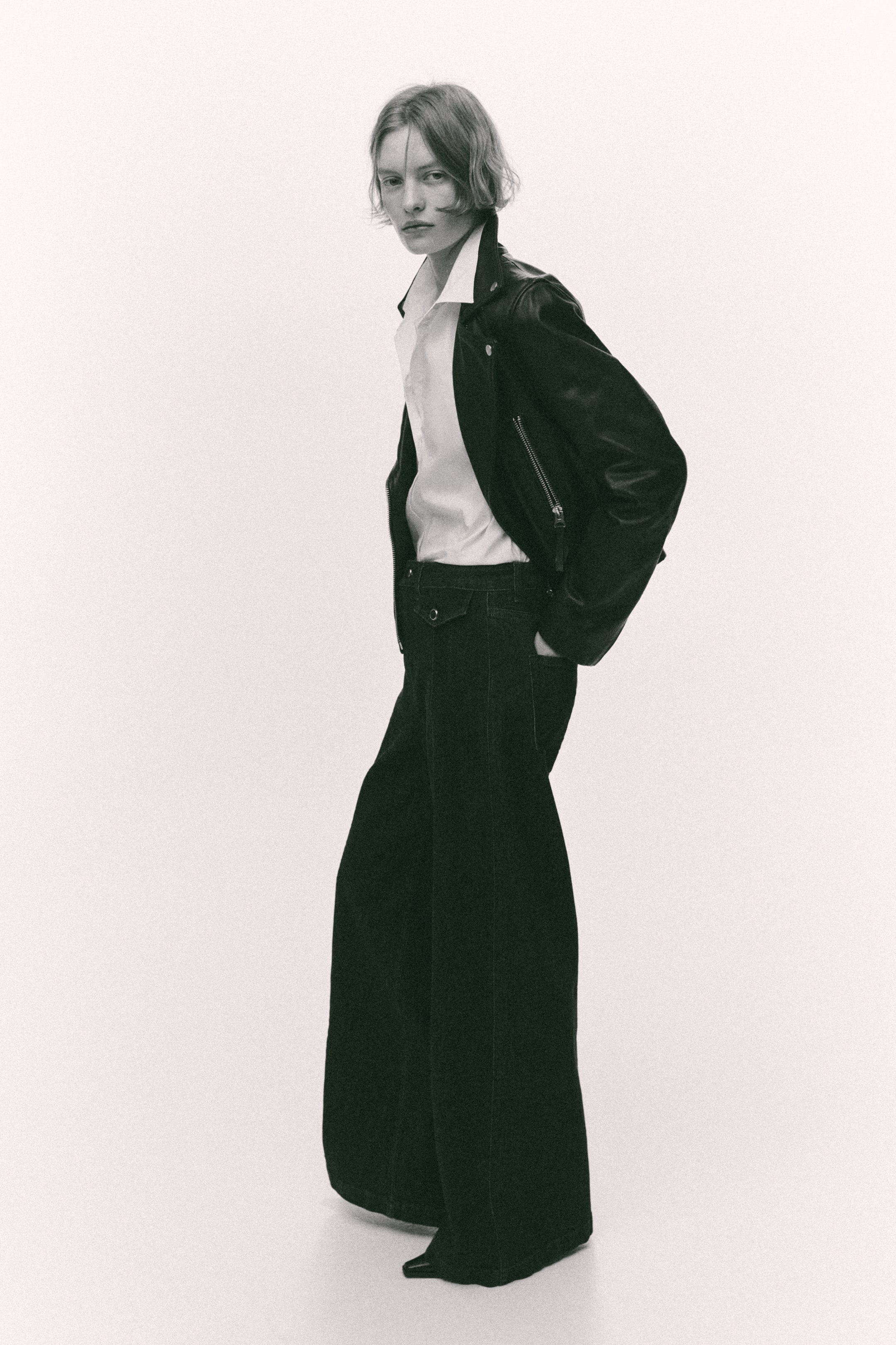 View larger image: Wide High Jeans - Dark denim blue - Ladies | H&M IN 1