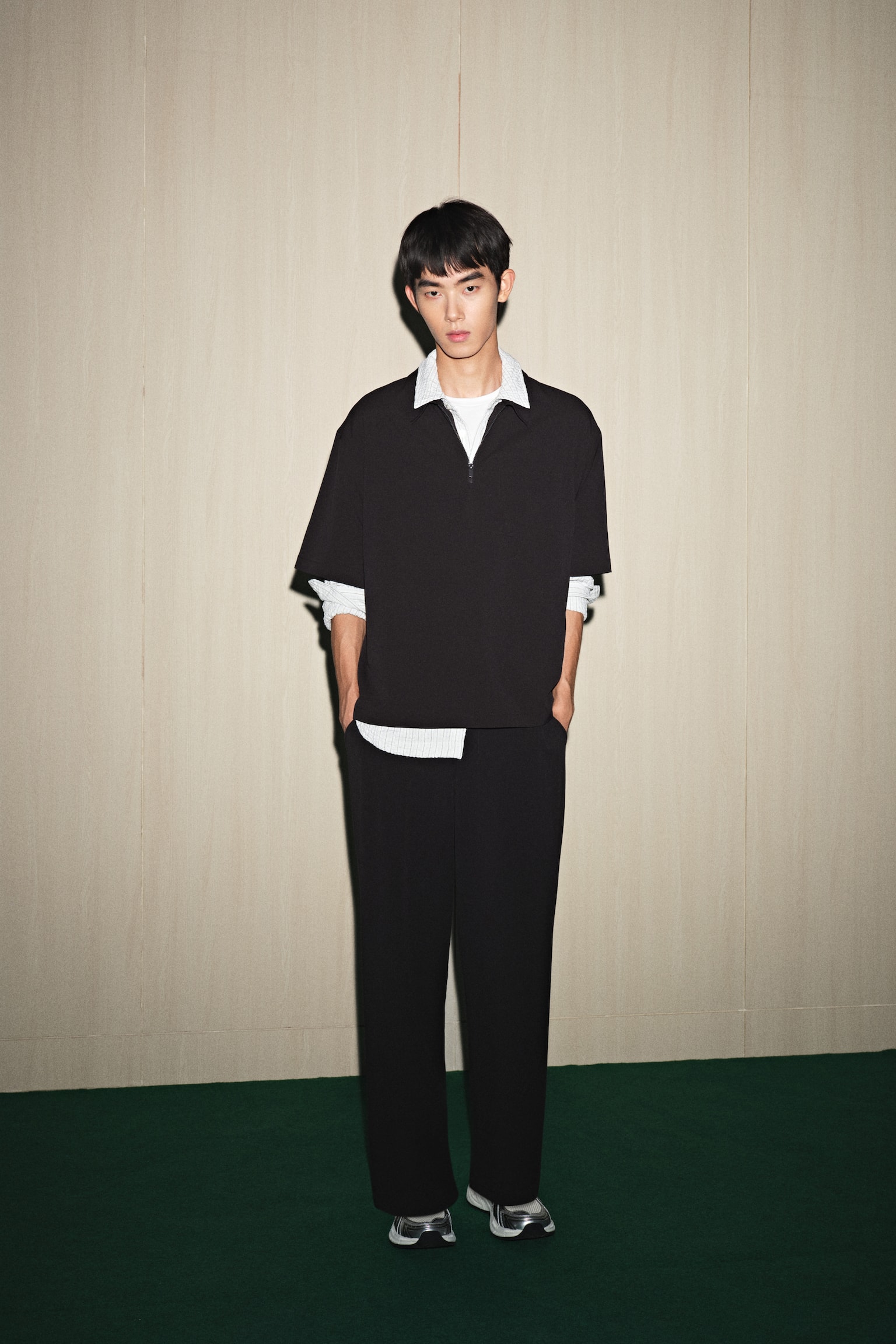 Loose Fit Crinkled zip-top polo shirt - Black/Beige/Sage green - 7