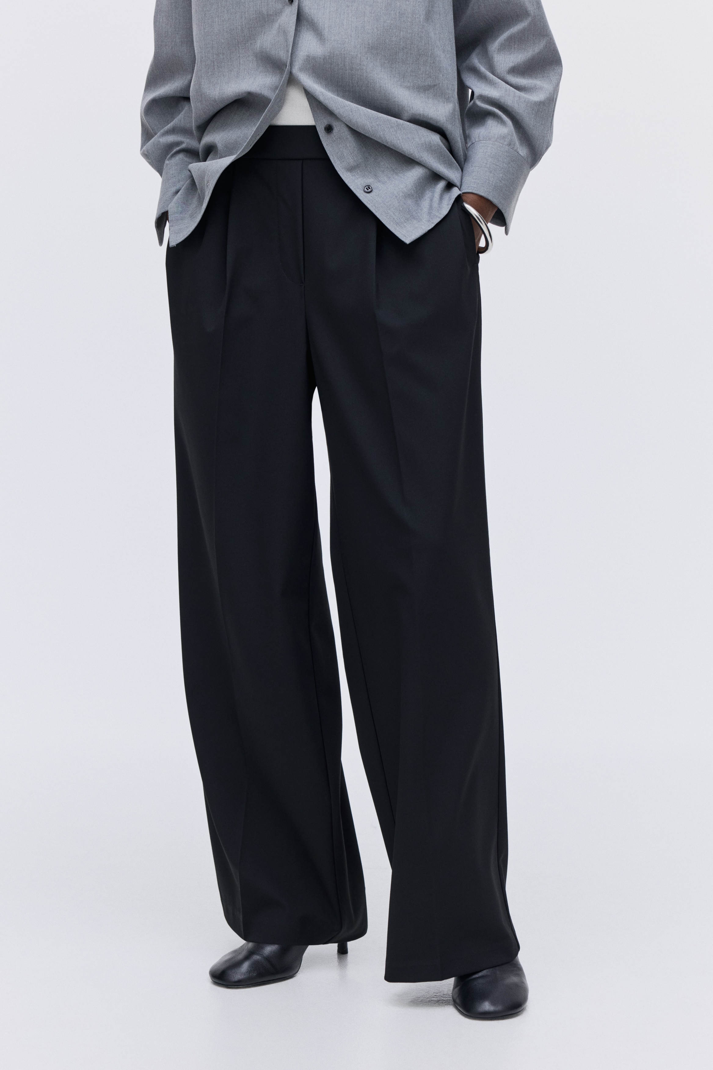 Tailored pull-on trousers