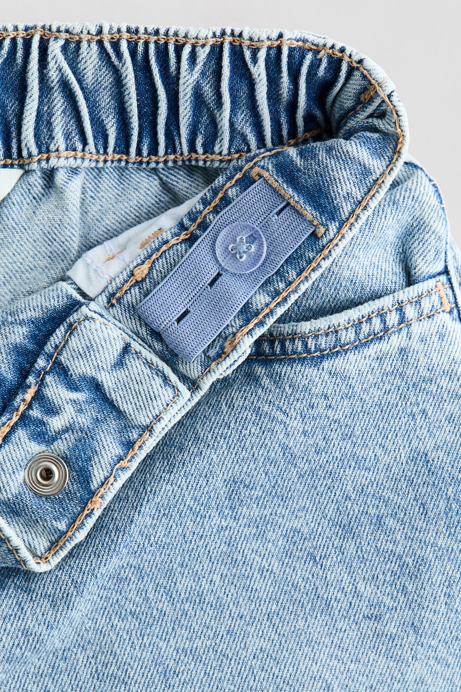 Loose-fit Barrel Jeans - Azul denim claro/Rosa deslavado - 2