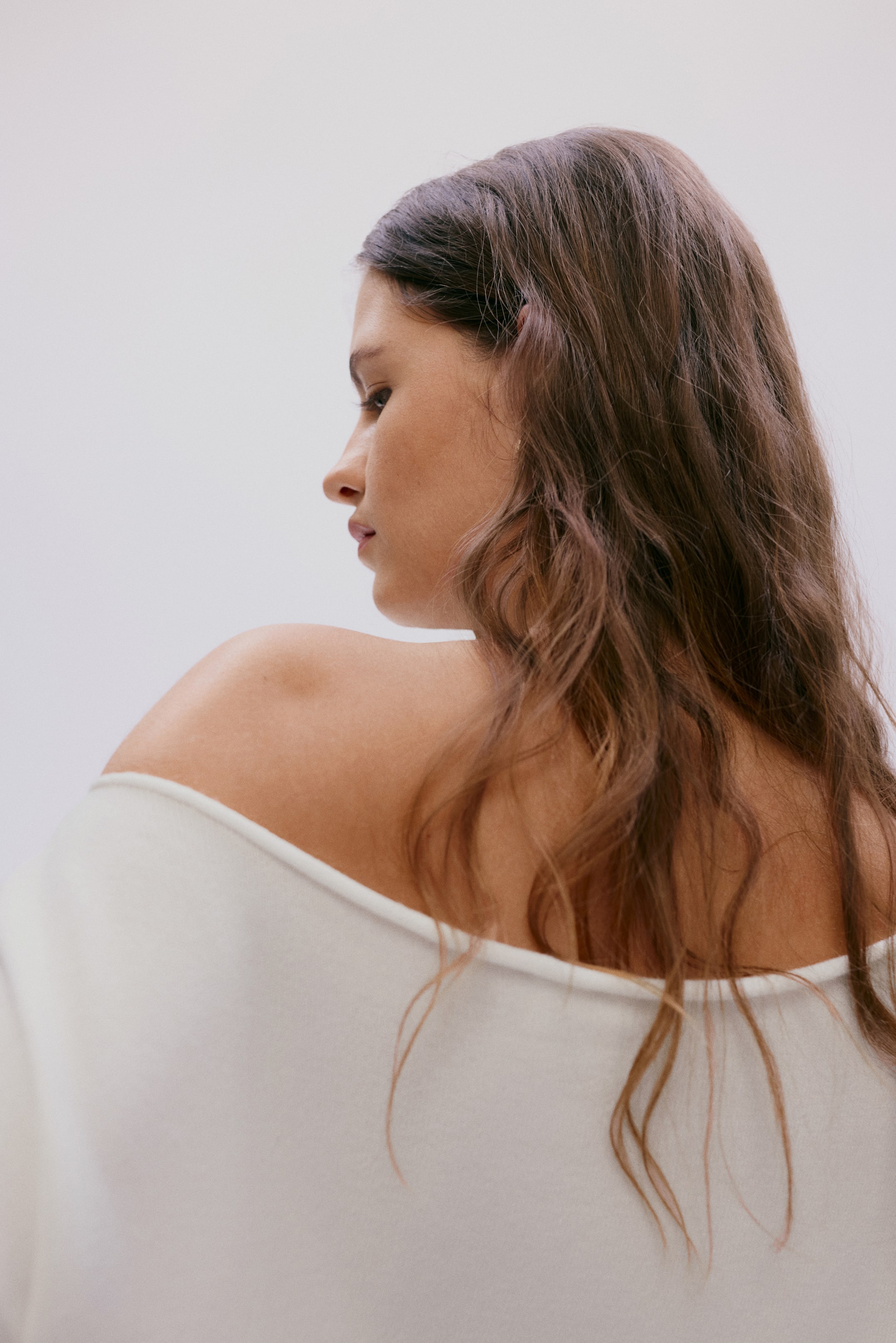 Chandail épaules nues