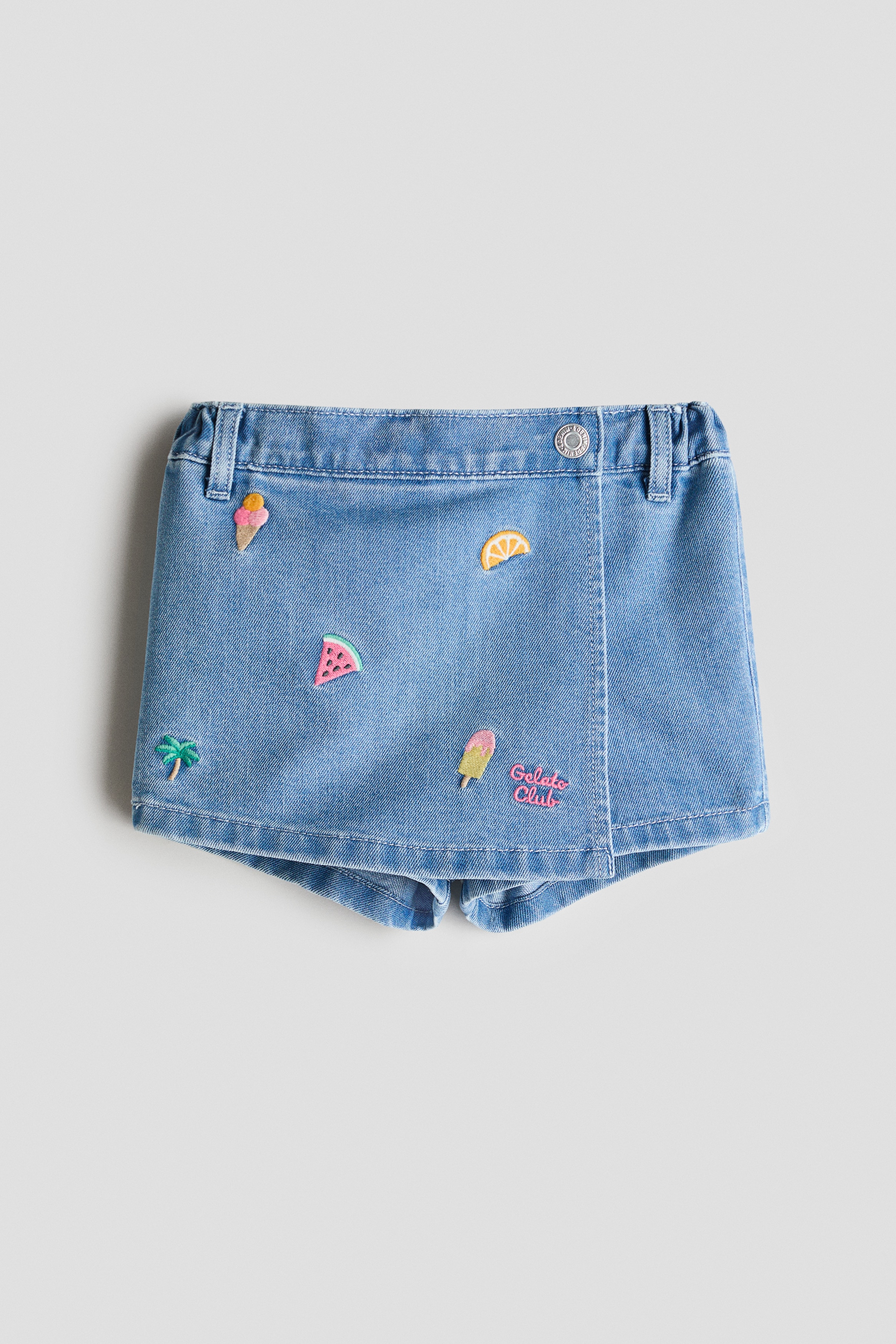 Embroidery-detail denim skortModel