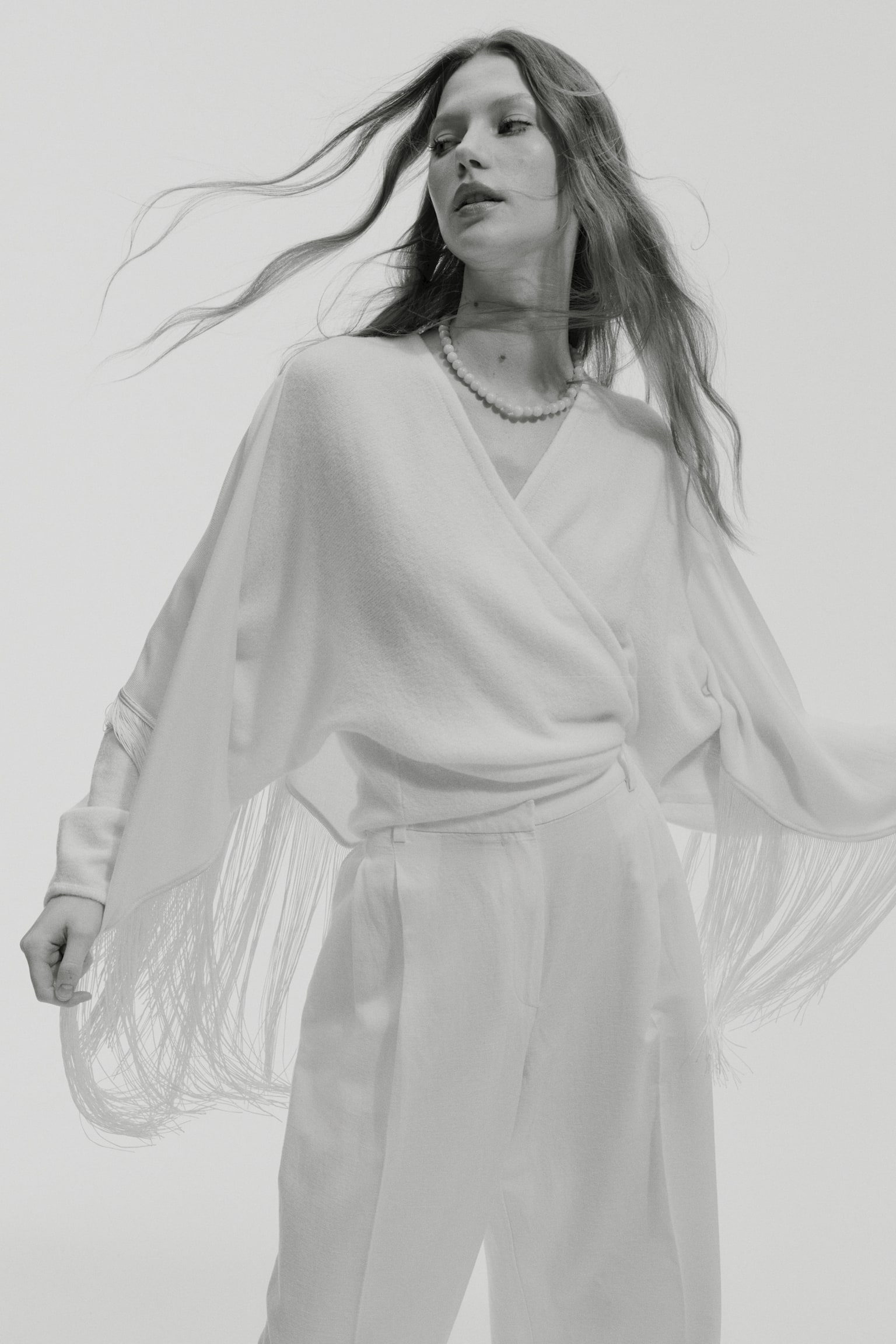 Fringe-trimmed scarf - Cream/Black - 1