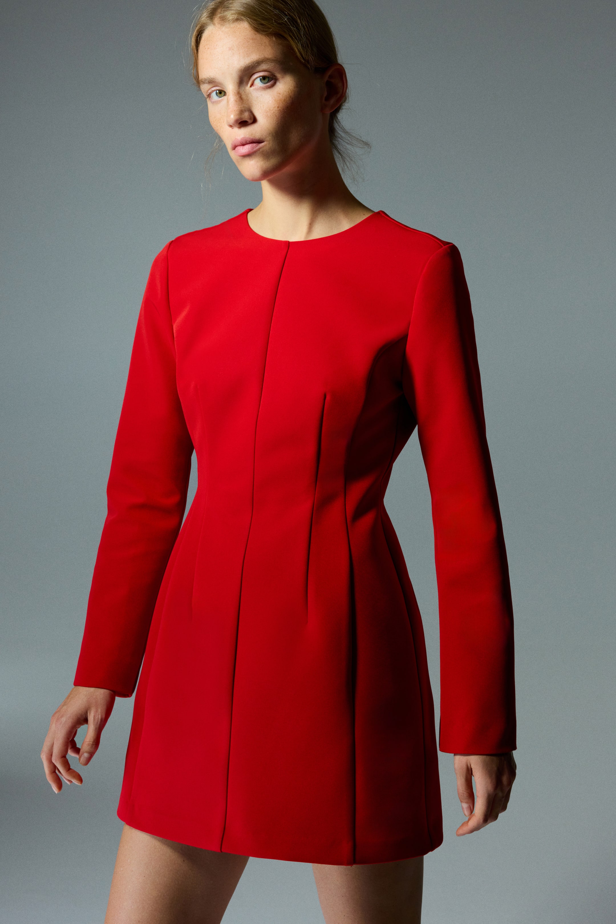 Näytä suurempi kuva: Avoselkäinen mekko - Punainen - NAISET | H&M FI 2