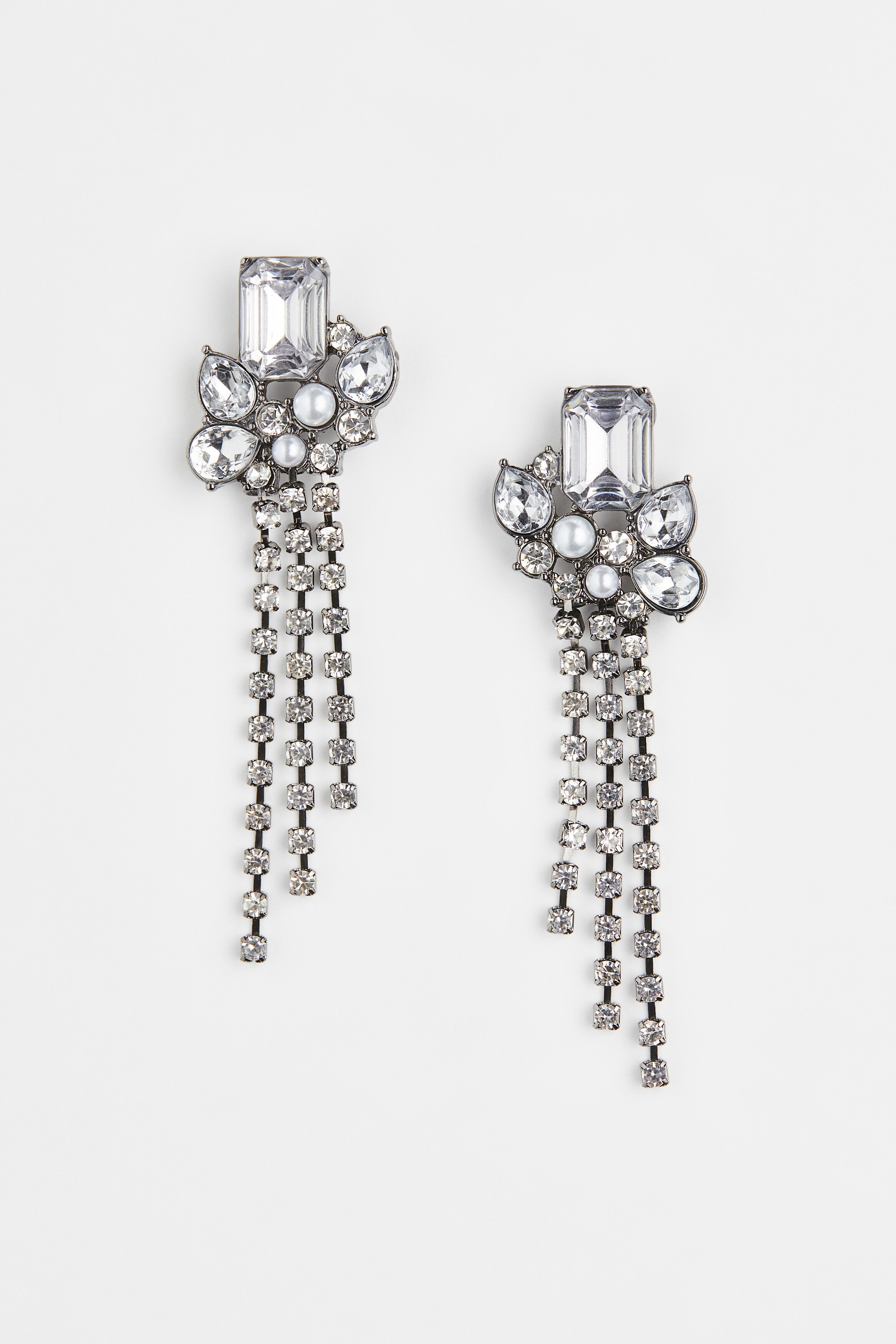 Rhinestone earringsModel