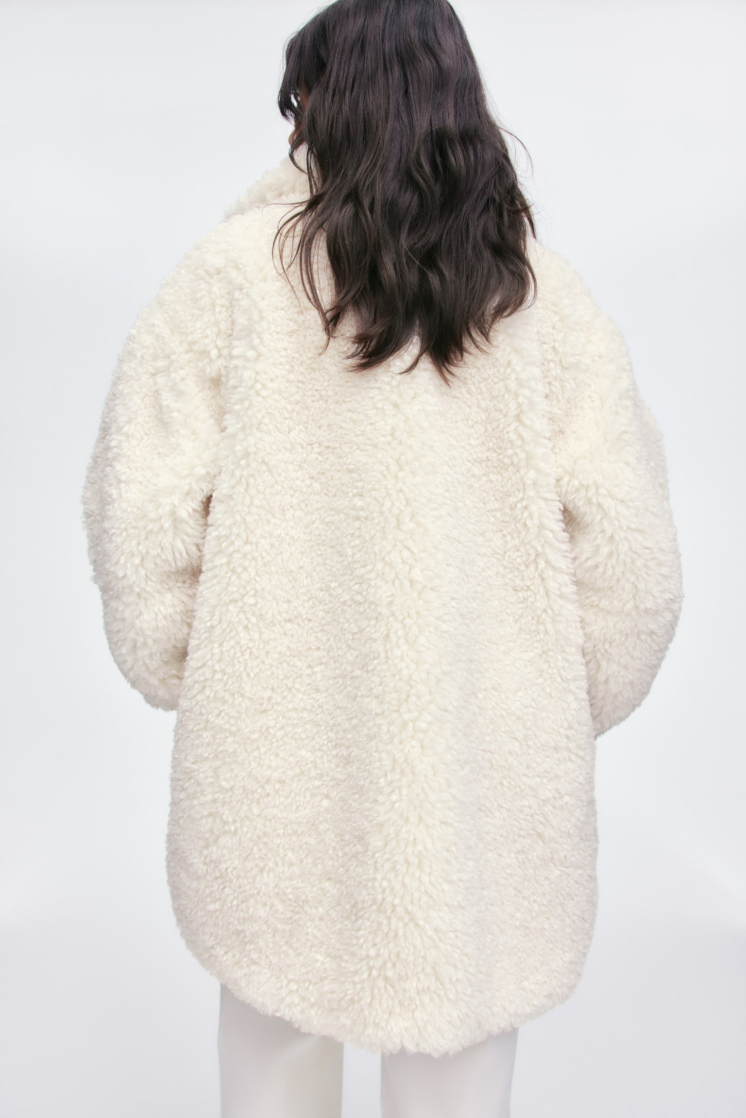 Fluffy coat - Cream/Black - 4