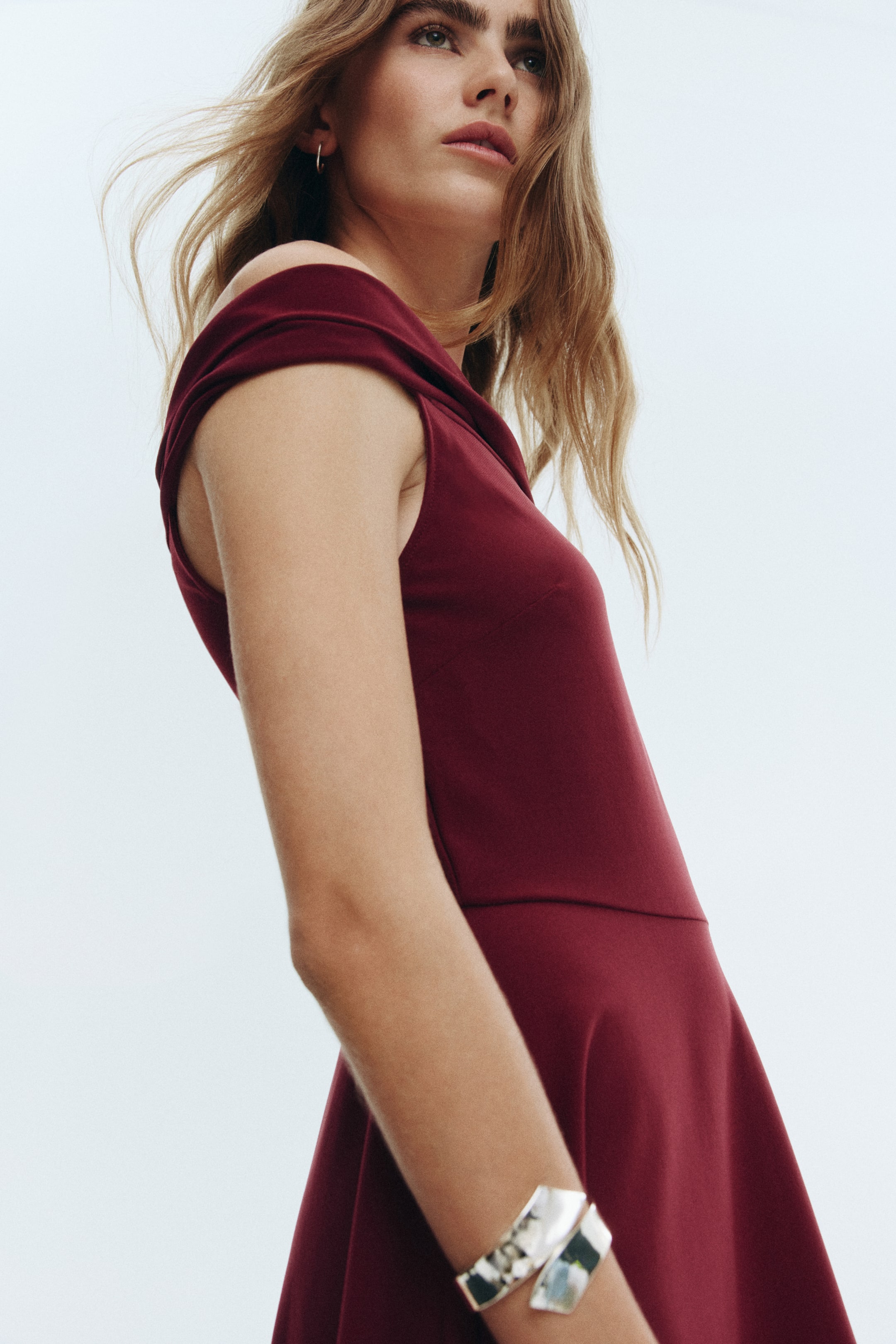 View larger image: Flared off-the-shoulder dress - Dark red - Ladies | H&M HK 3