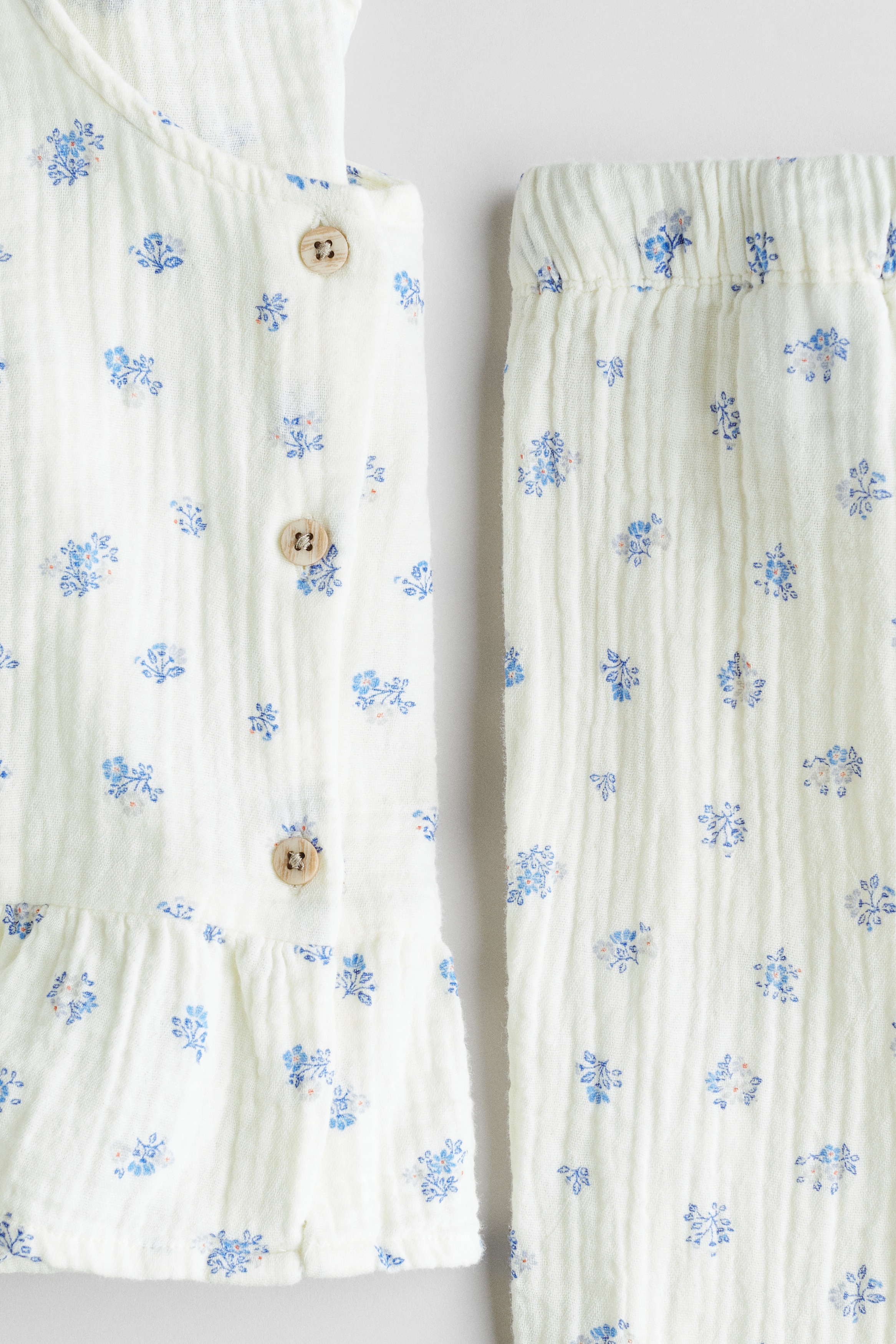 TU Girls Blue Striped Basic T-Shirt Size 7-8 Years - Flower