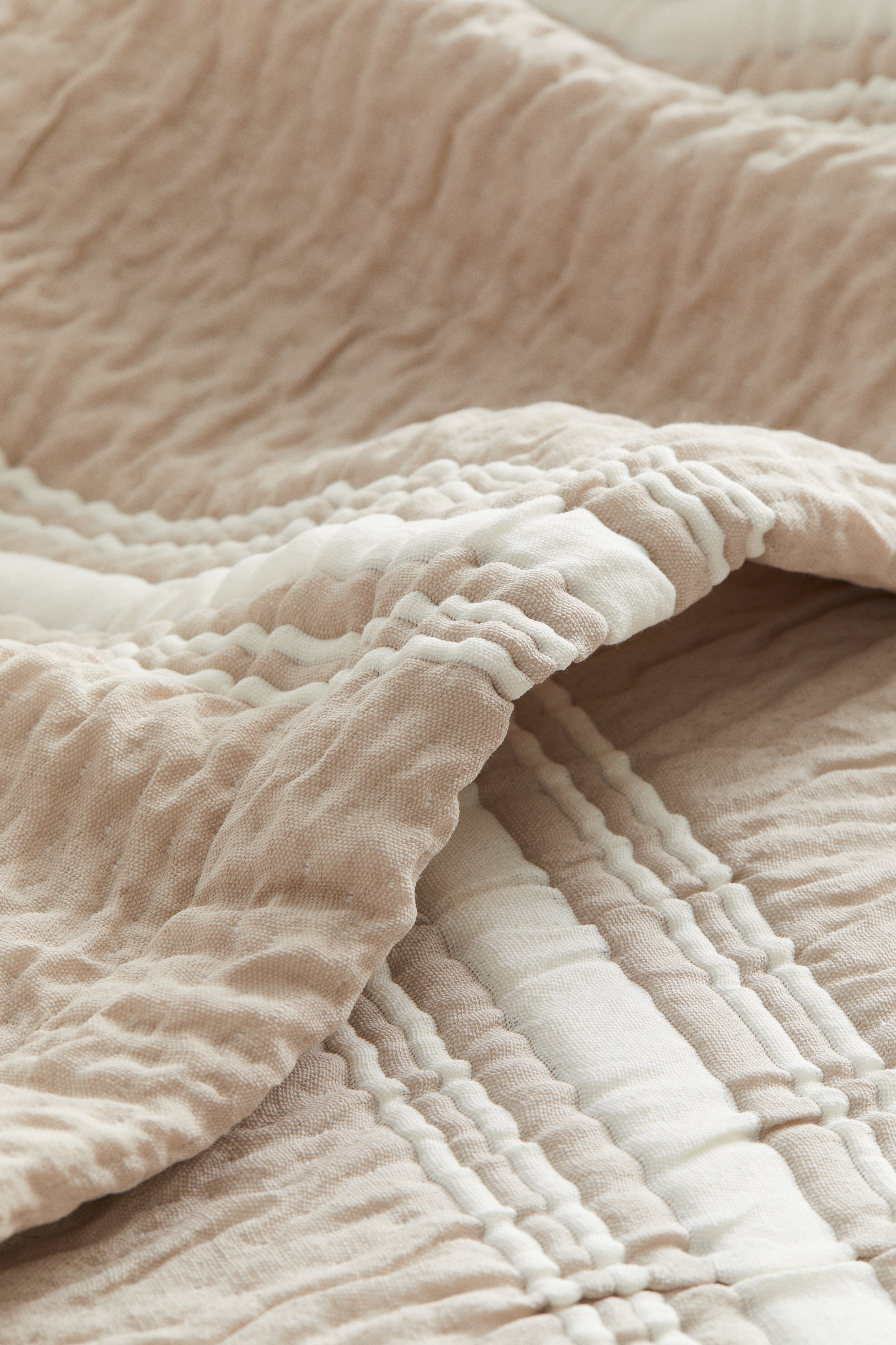 Jacquard-Weave Bedspread