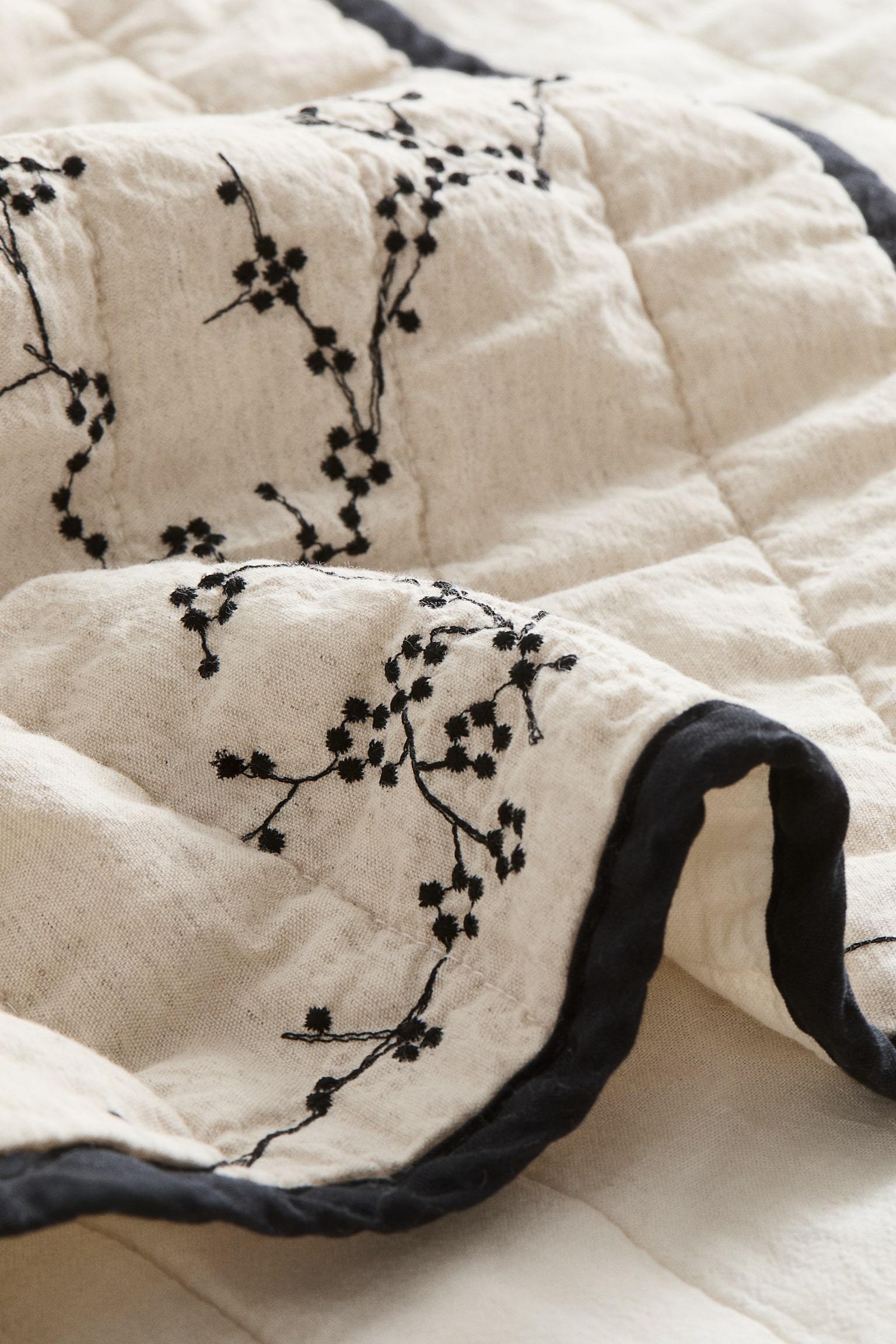 Embroidery-detail linen-blend bed throw - Light beige/Floral - 4