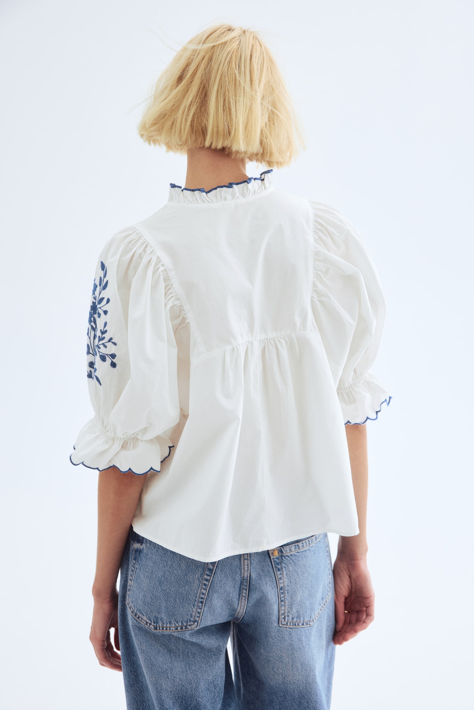 İşlemeli ve Pamuklu Bluz - Beyaz/Mavi çiçekli/Beyaz/Kırmızı çiçekli - 6