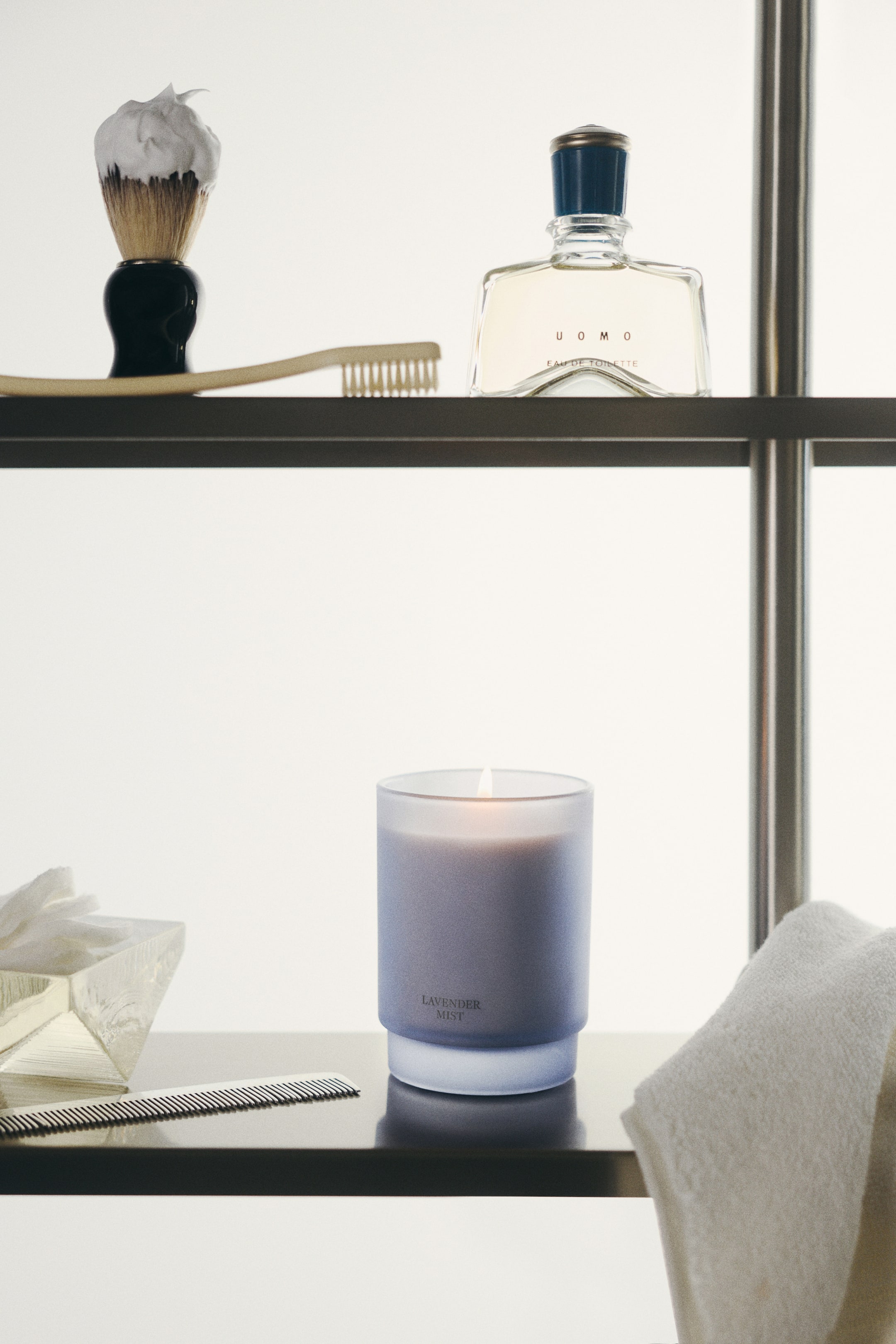 Grösseres Bild ansehen: Duftkerze in satiniertem Glasgefäss - Lavender Mist - HOME | H&M CH 1