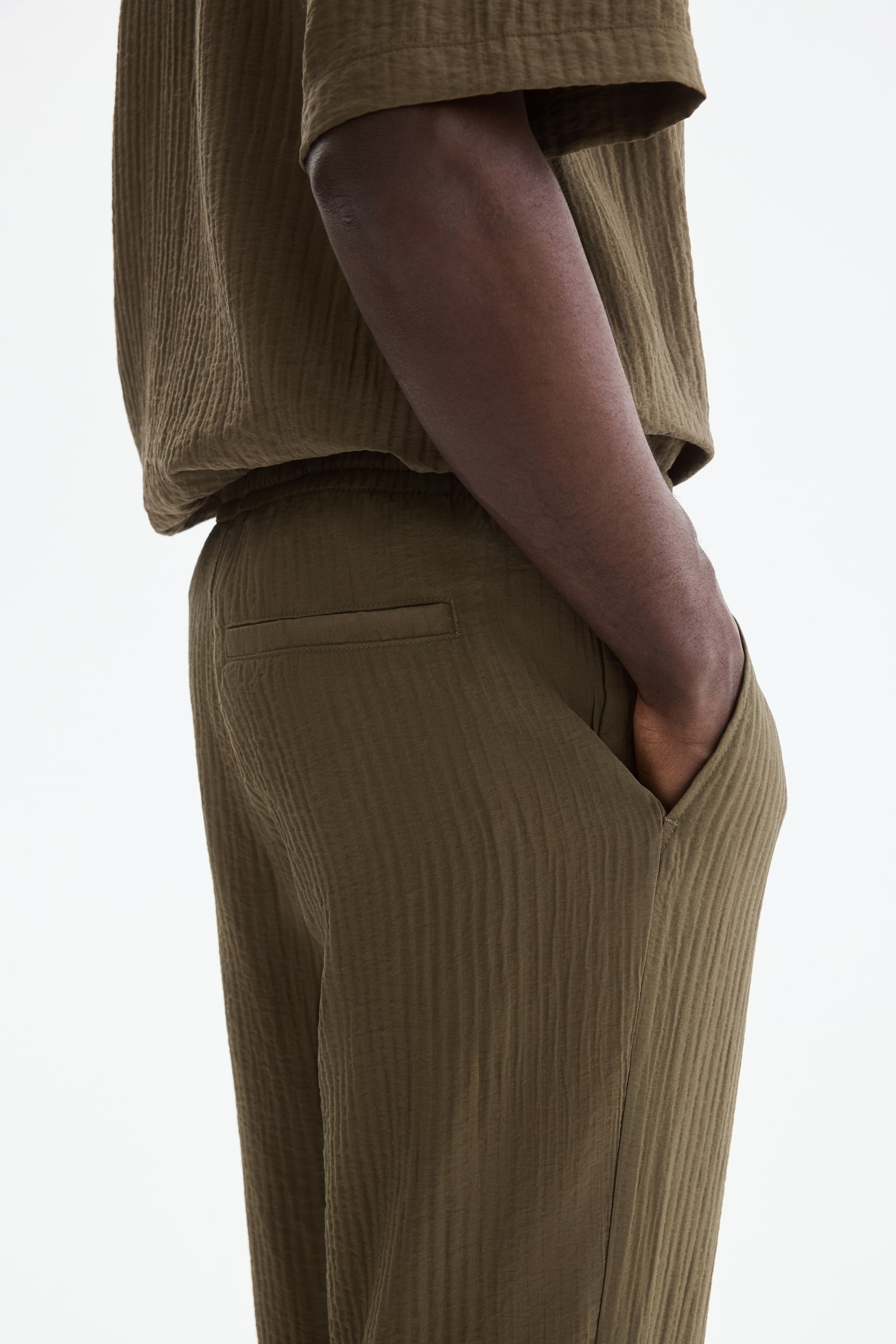 Relaxed Fit textured trousers-Khaki green - 4