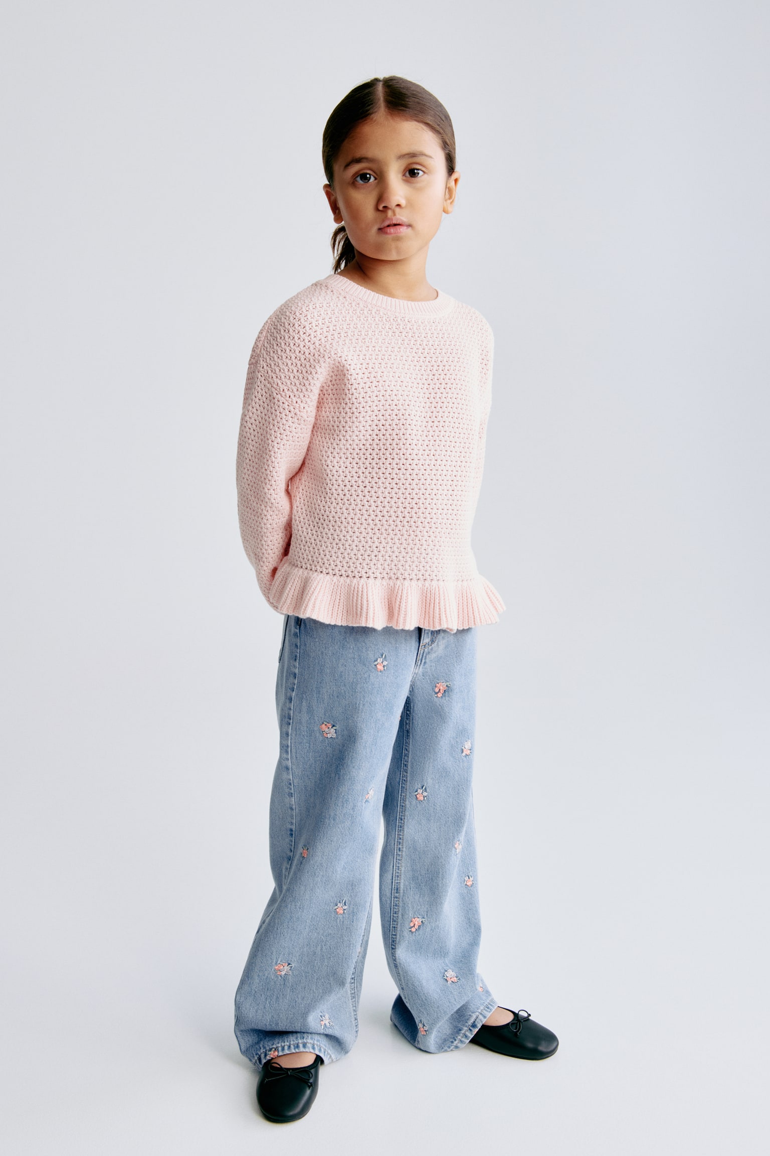 Wide Leg Jeans mit Motivdetail - Helles Denimblau/Geblümt/Helles Denimblau/Herzen/Denimschwarz/gepunktet - 4