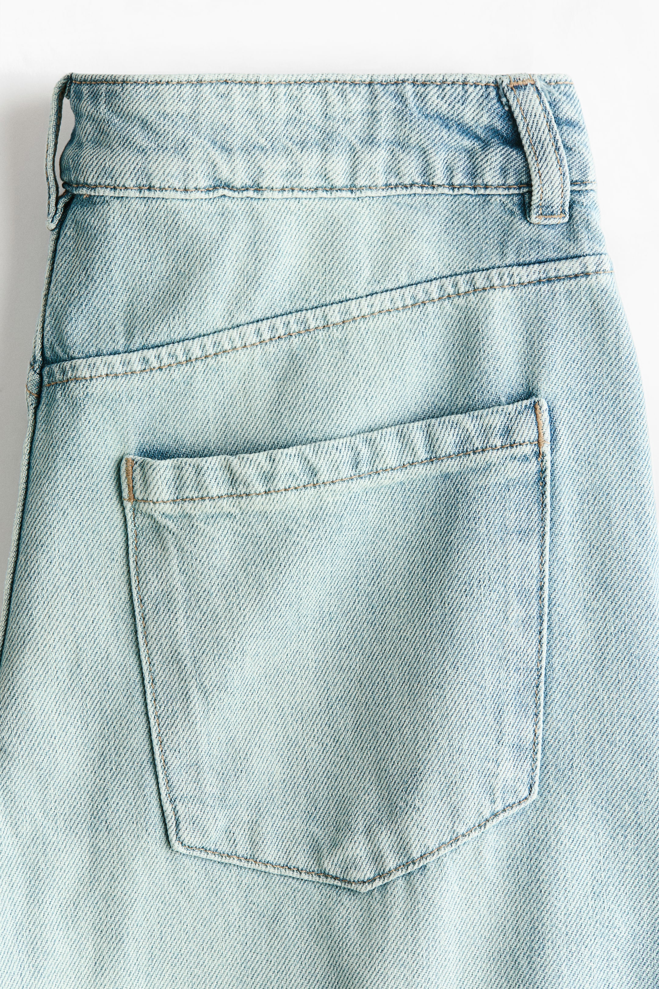 Jean taille haute jambes ballon