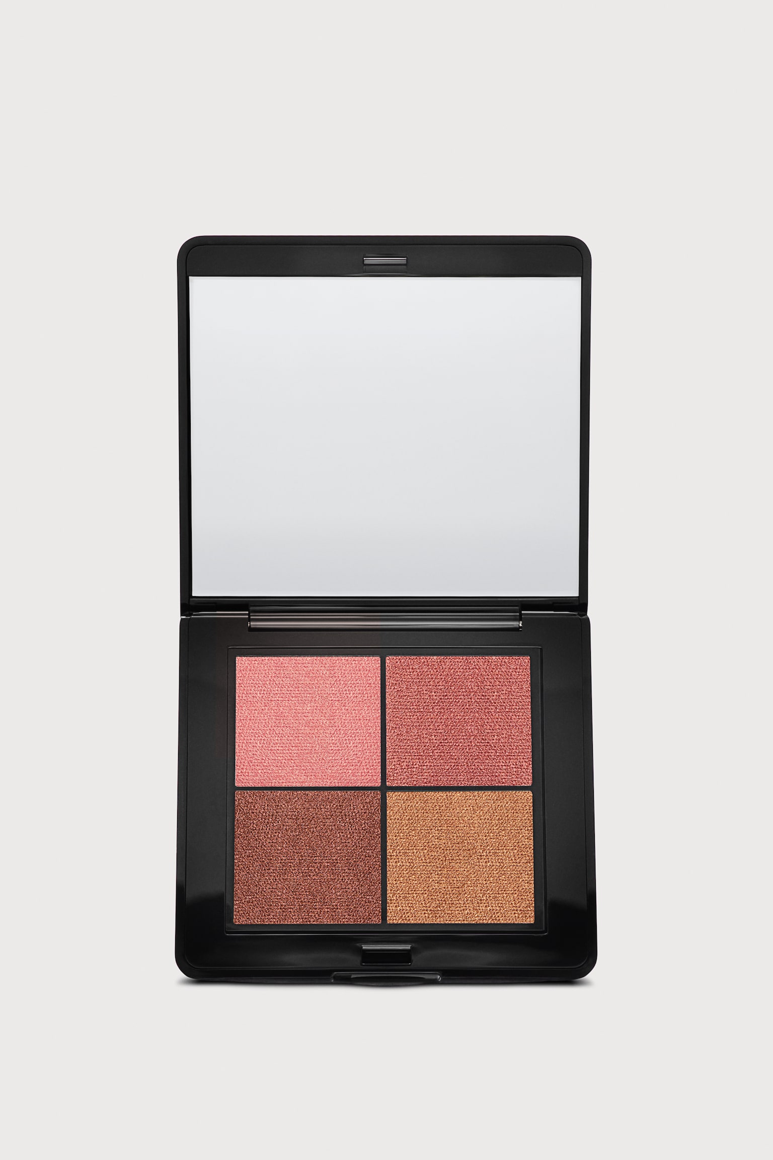 Eye shadow quad - Feeling Peach/Rock Me/Dreams come Ecru/Box of Chocs/Nice Mauves/Earthly Desires/Heart and Soul - 1