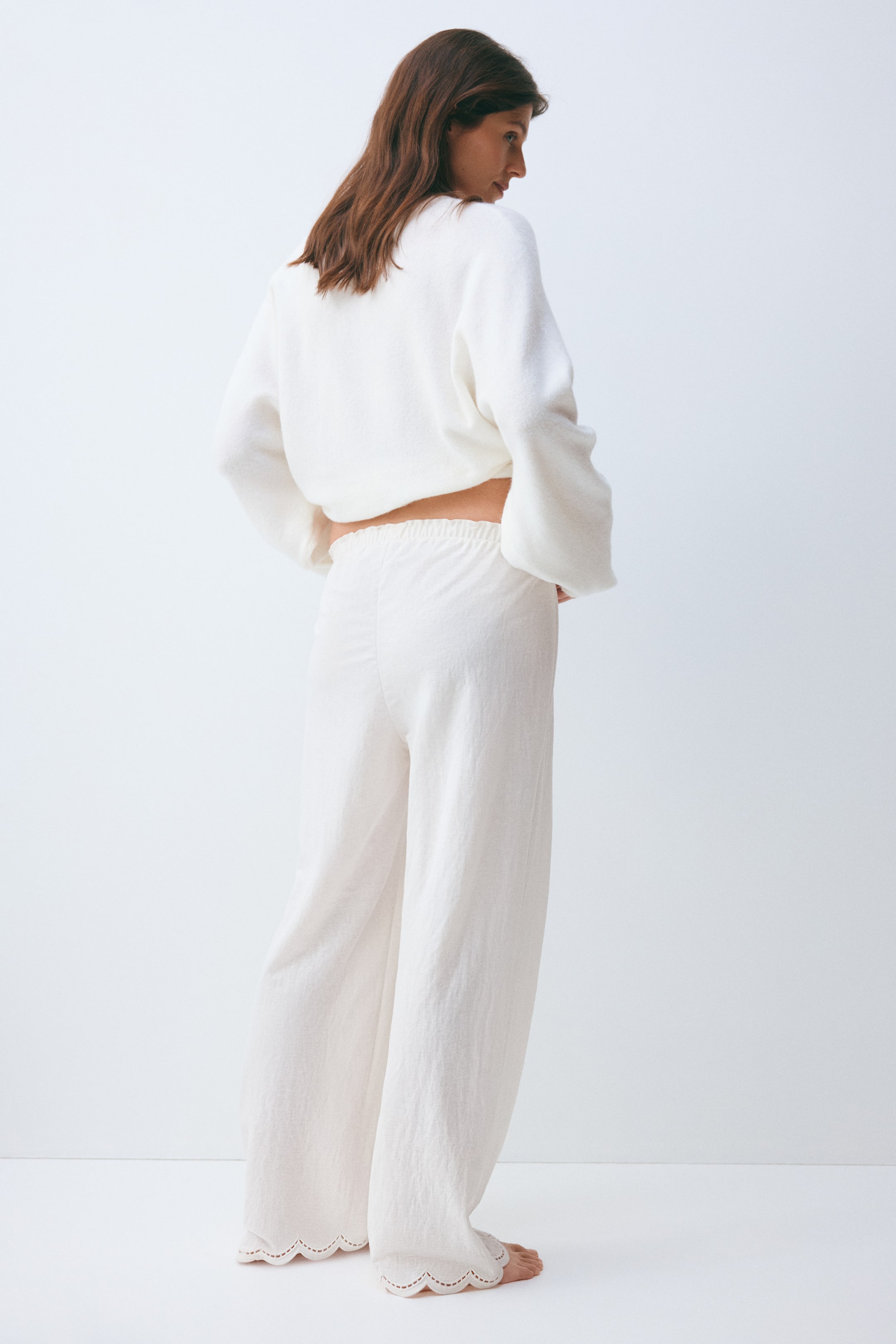 Женские брюки H&M MAMA Scalloped Pull-On Pants — фото 4