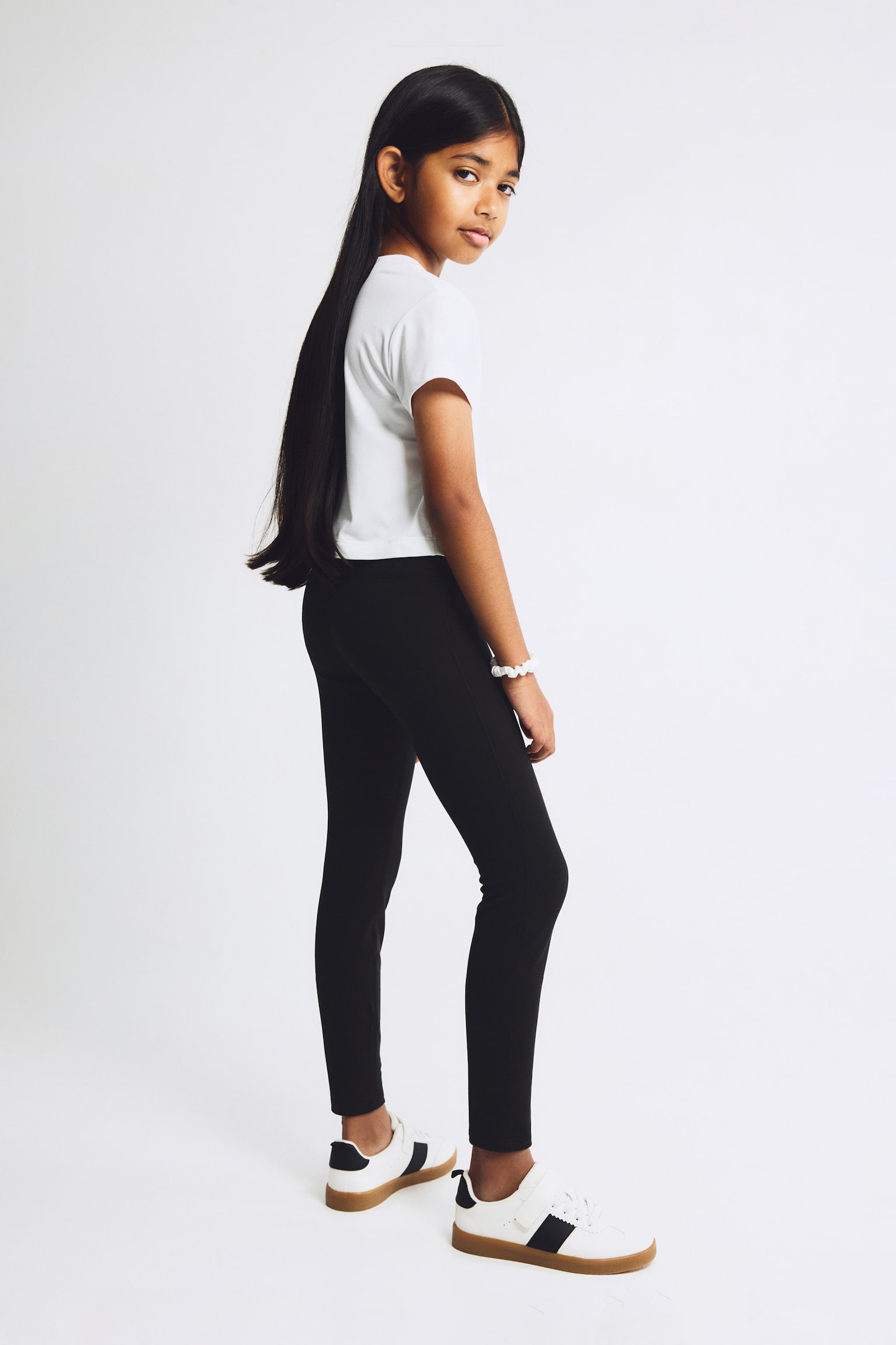 Детские леггинсы H&M Move Warm Sports Leggings with Fleece SoftMove™, цвет: Чёрный — фото 4