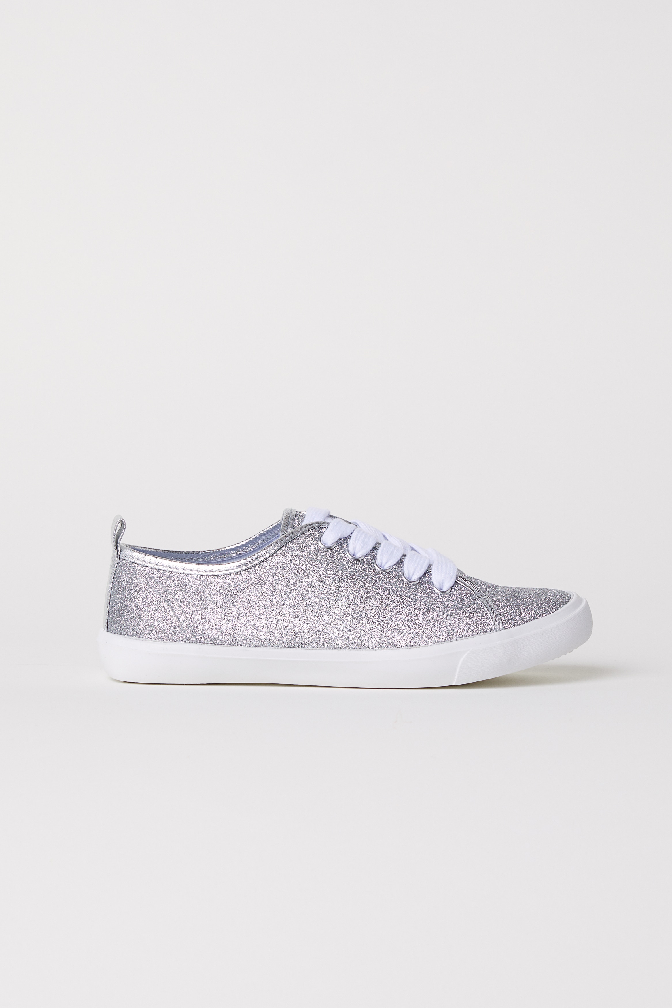 新品未使用⭐︎GGDB グリッター シルバー スニーカー GOLDEN GOOSE（スニーカー）のフリマアイテム一覧