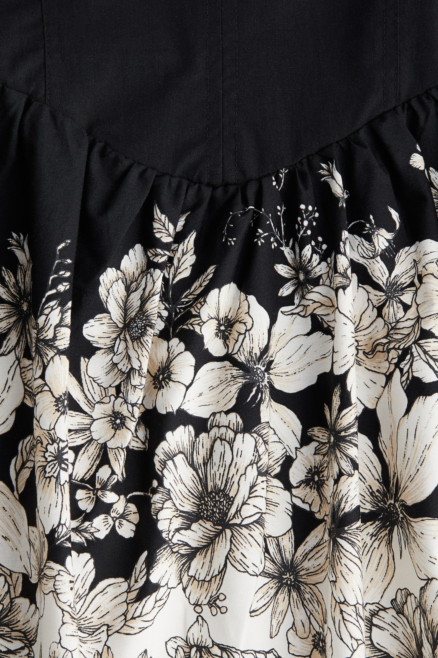 Женское платье H&M Dress with Flared Skirt, цвет: Чёрный / С принтом — фото 2
