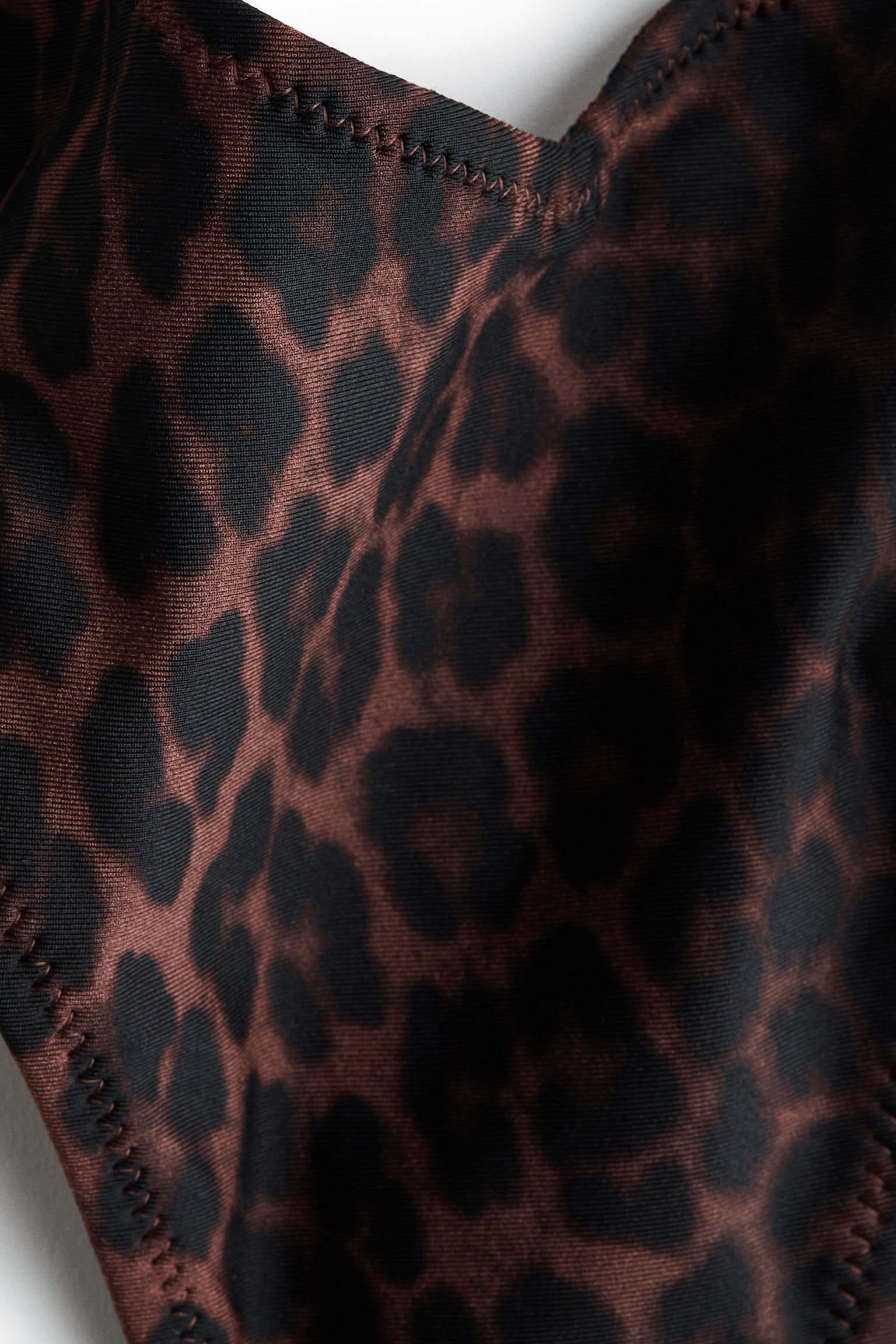 Thong bikini bottoms - Dark brown/Leopard print/Bright red/Black - 3