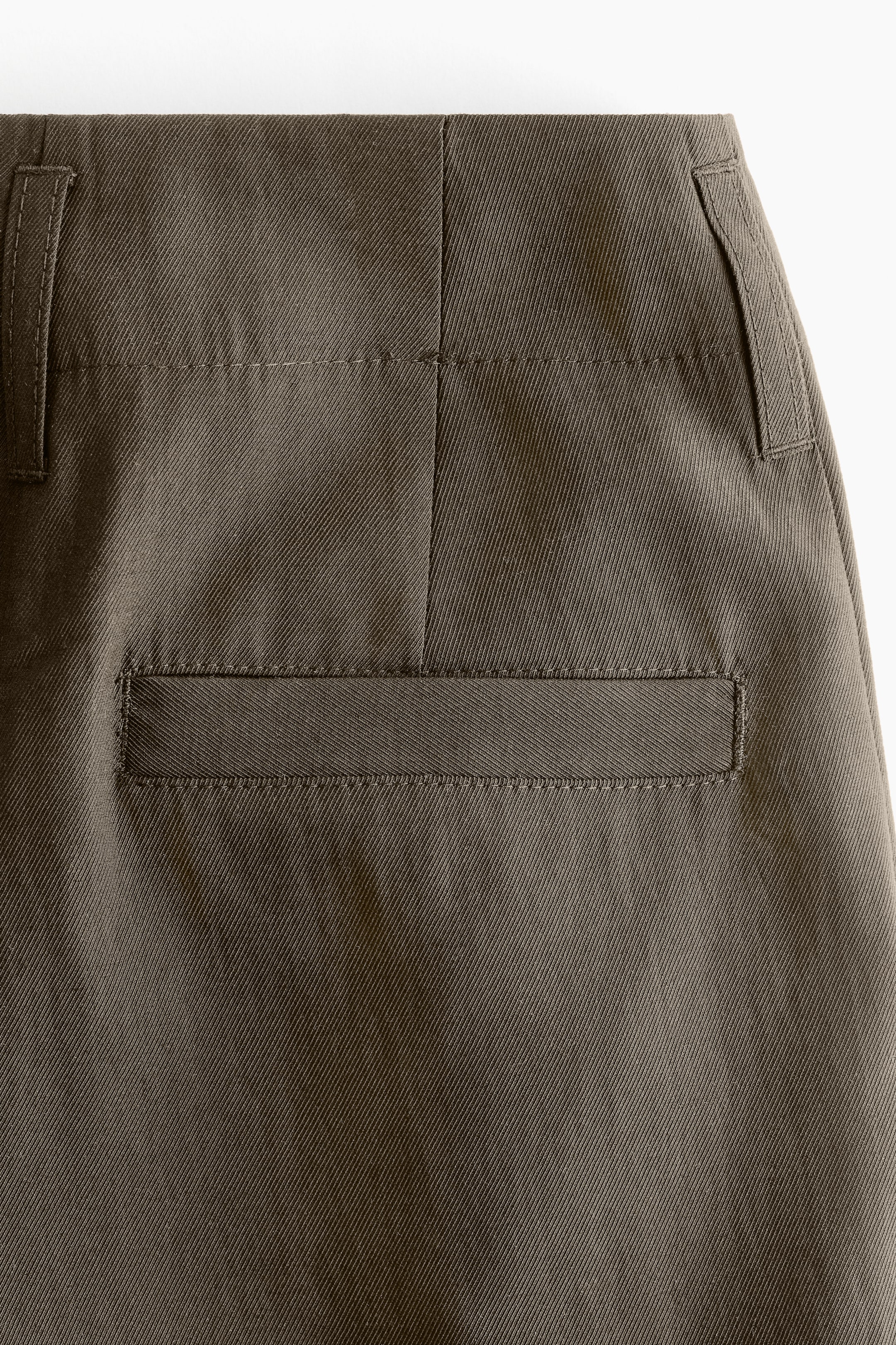 Barrel-Leg Cargo Pants