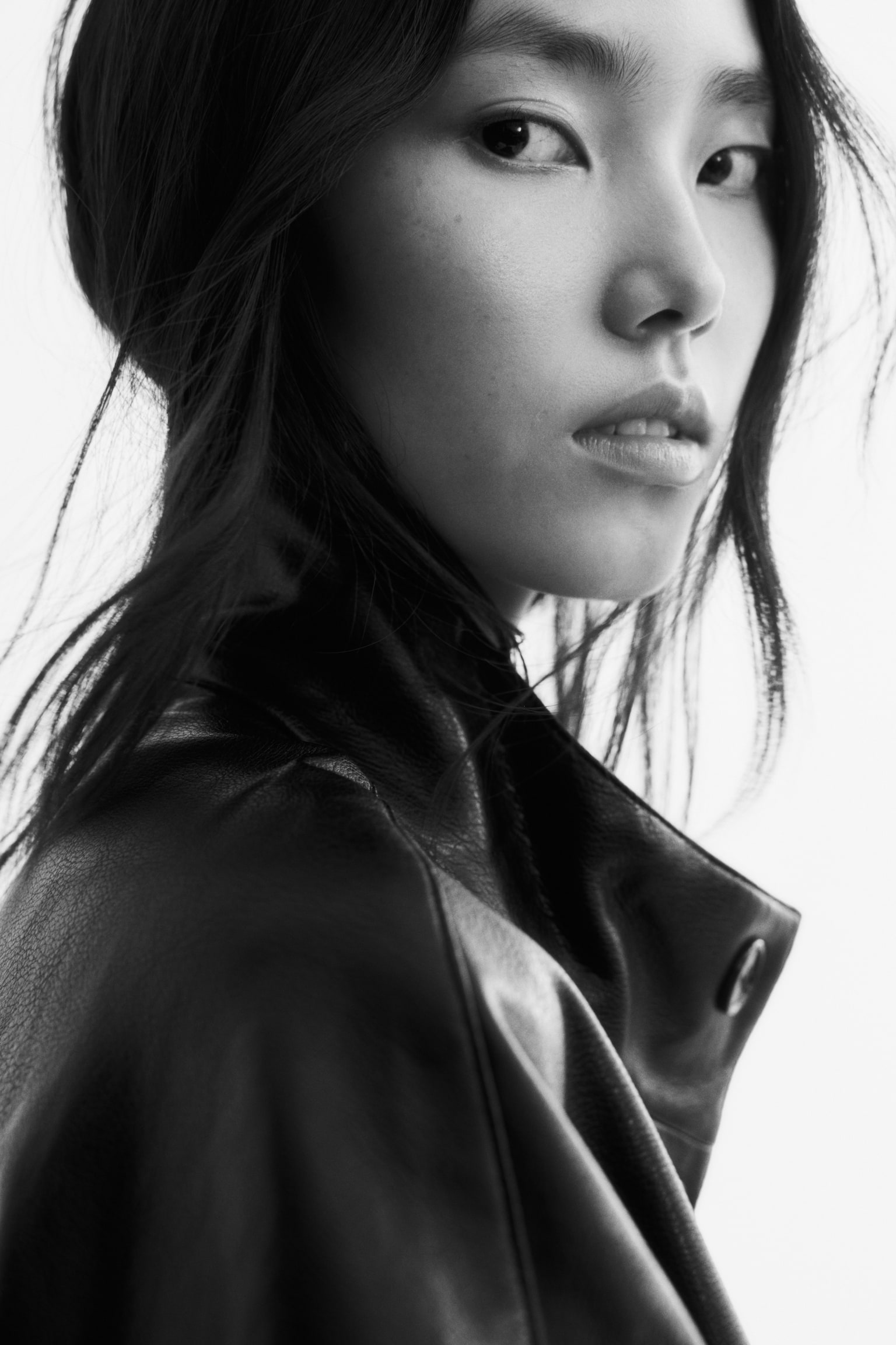 Женская куртка H&M Coated Funnel-Collar, цвет: Чёрный — фото 6