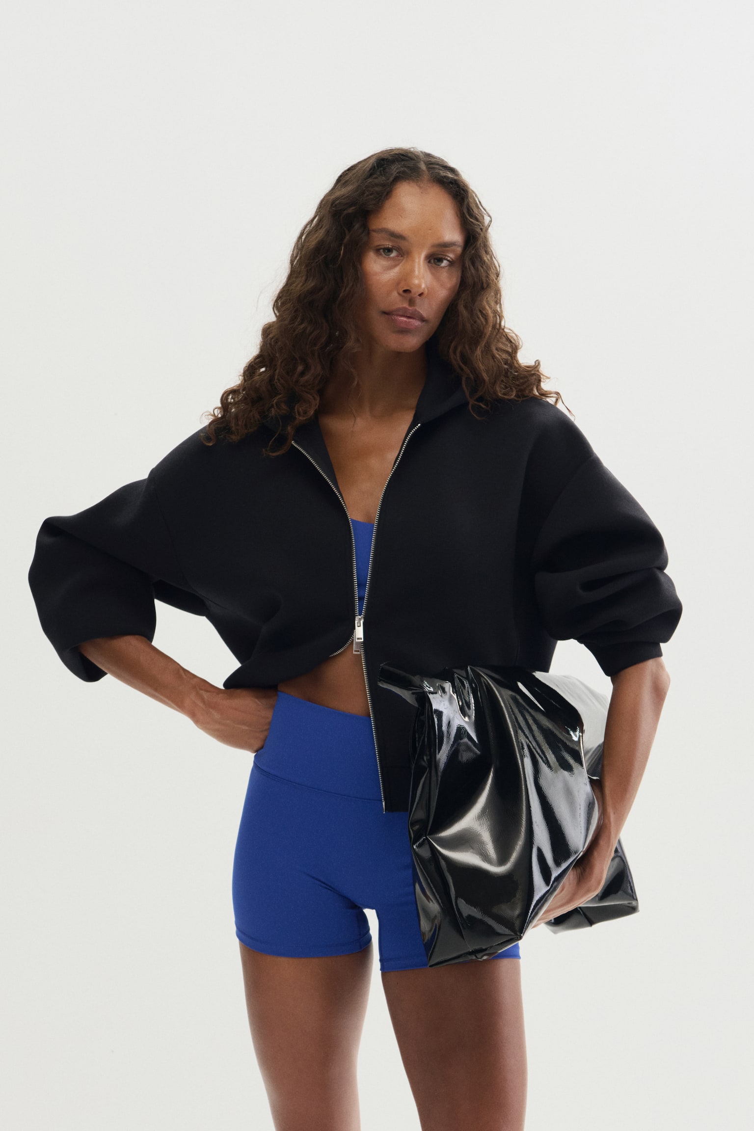 Женская куртка H&M Activewear Scuba Hooded, цвет: Чёрный — фото 4