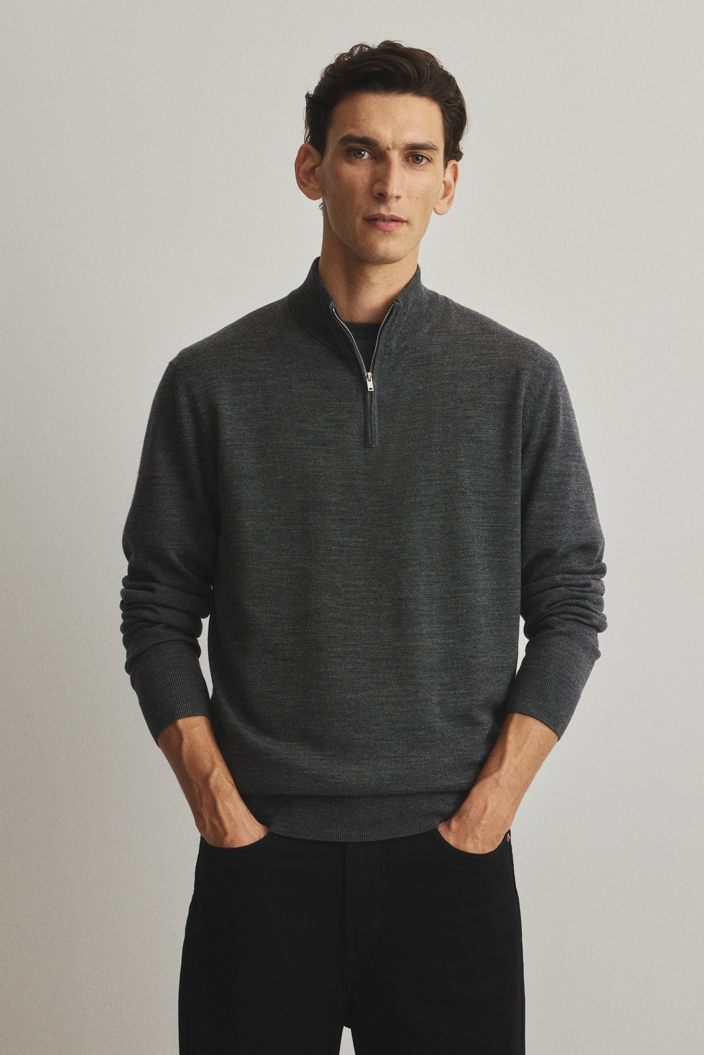 レギュラーフィット ハーフジップメリノウールセーター
