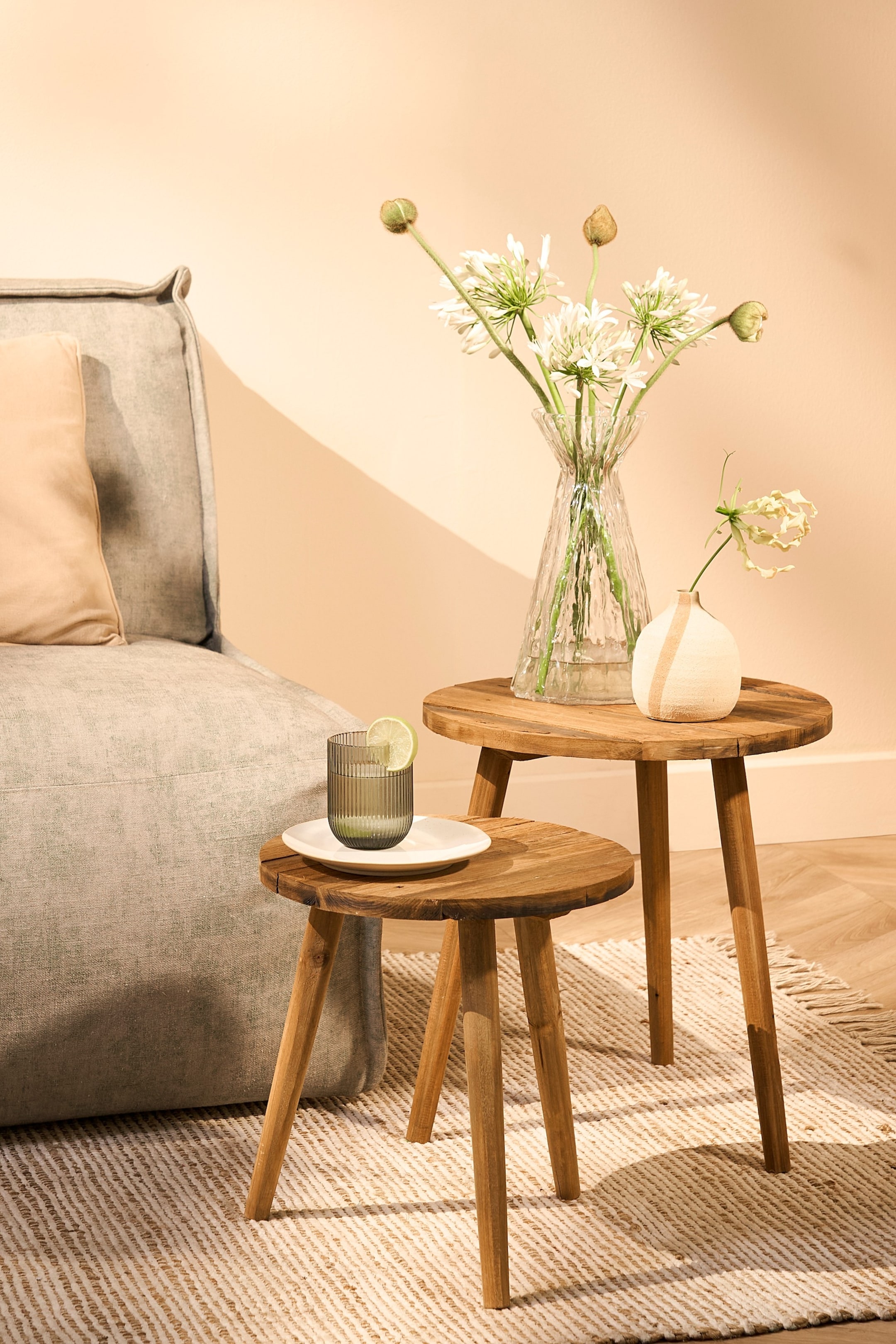 Grotere afbeelding bekijken: Recycled wooden side table - Brown - Mica Decorations - HOME | H&M BE 1