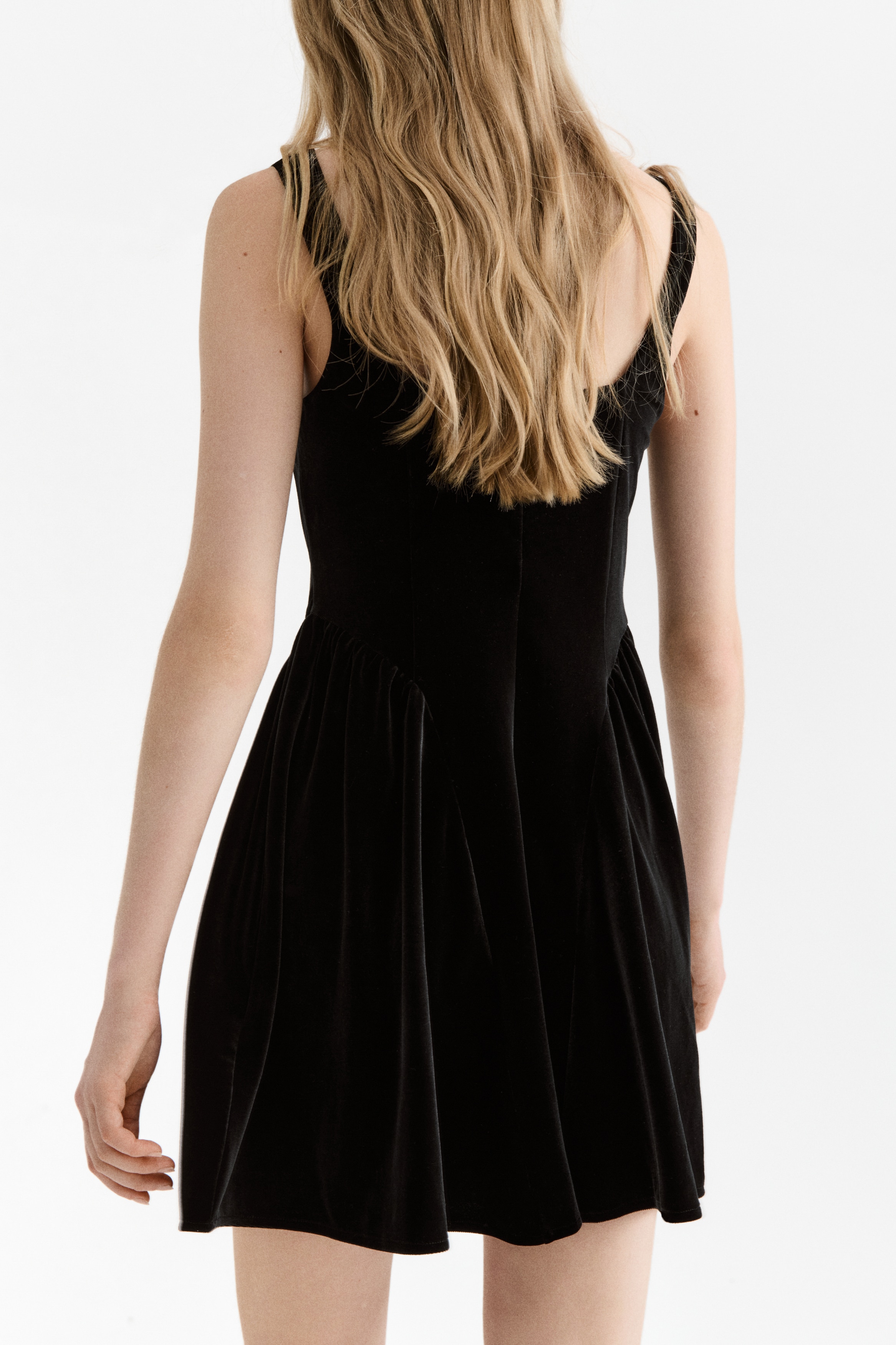 h and m black velvet dress H & M Black Velvet Cocktail Dress With Sequins