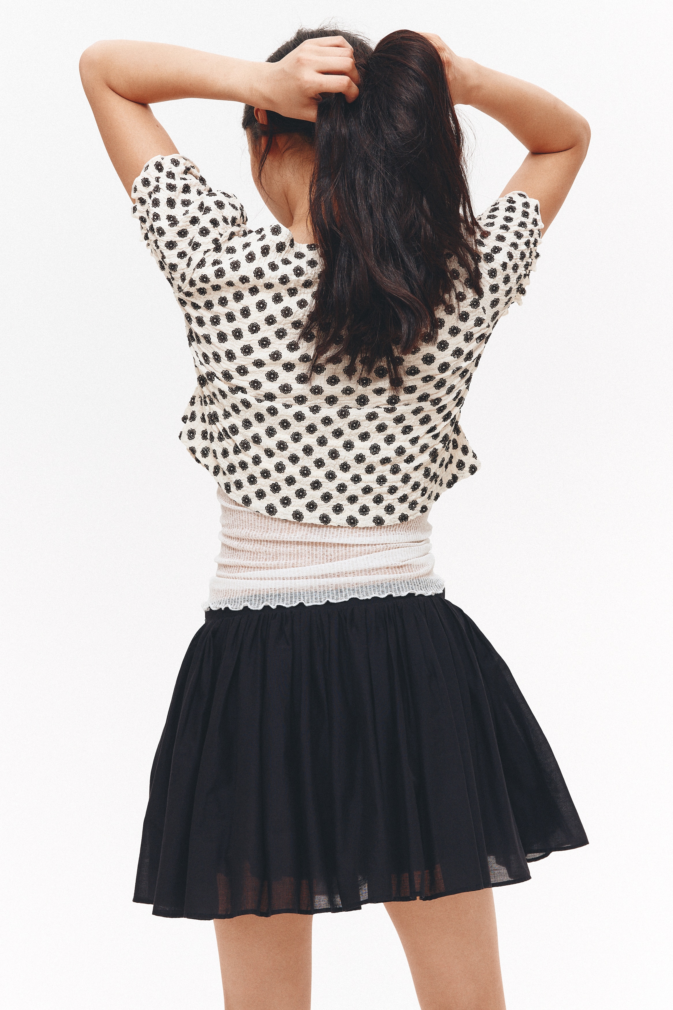 Crinkled tie-front top