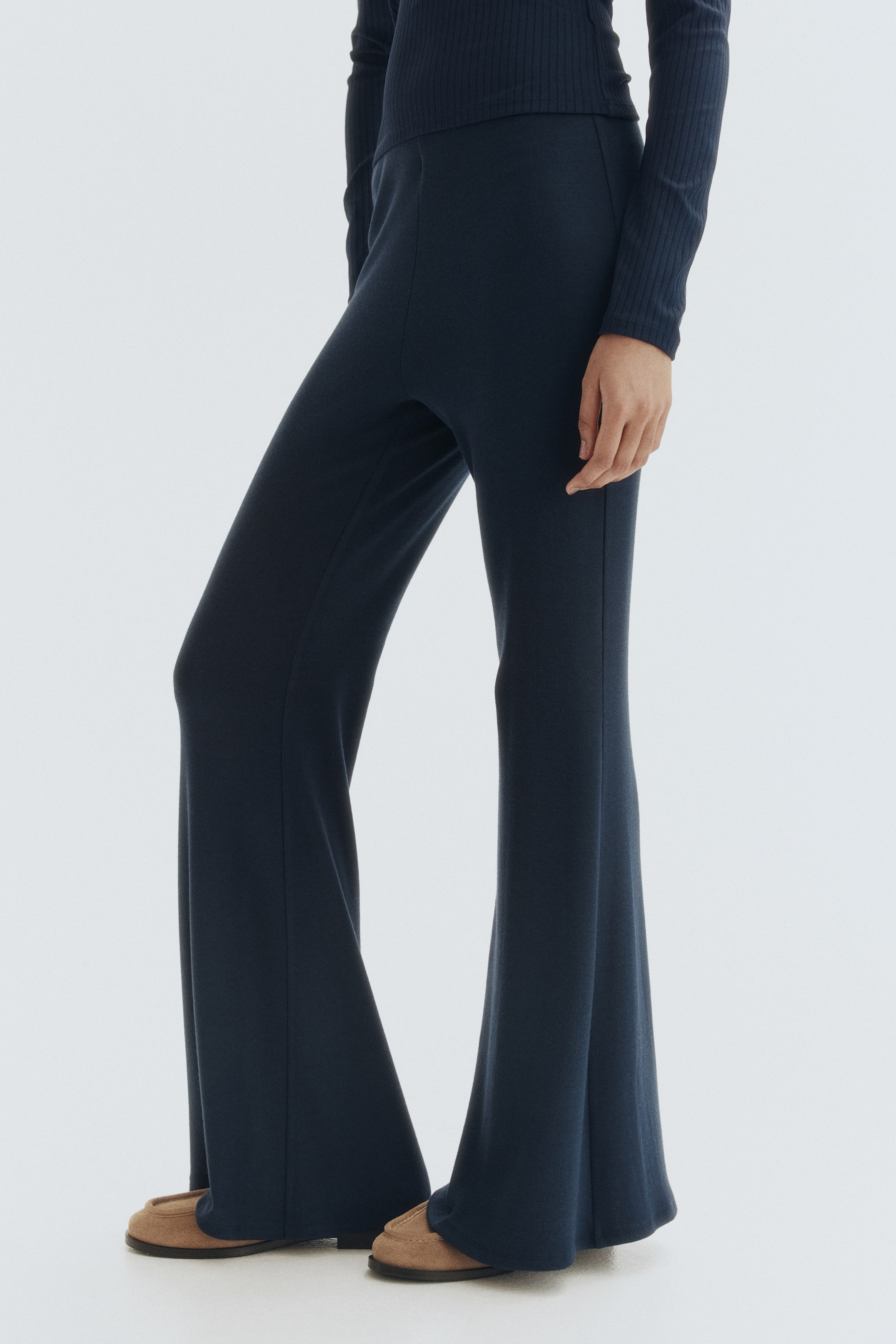 Προβολή μεγαλύτερης εικόνας: Flared fine-knit trousers - Ναυτικό μπλε - Ladies | H&M GR 4