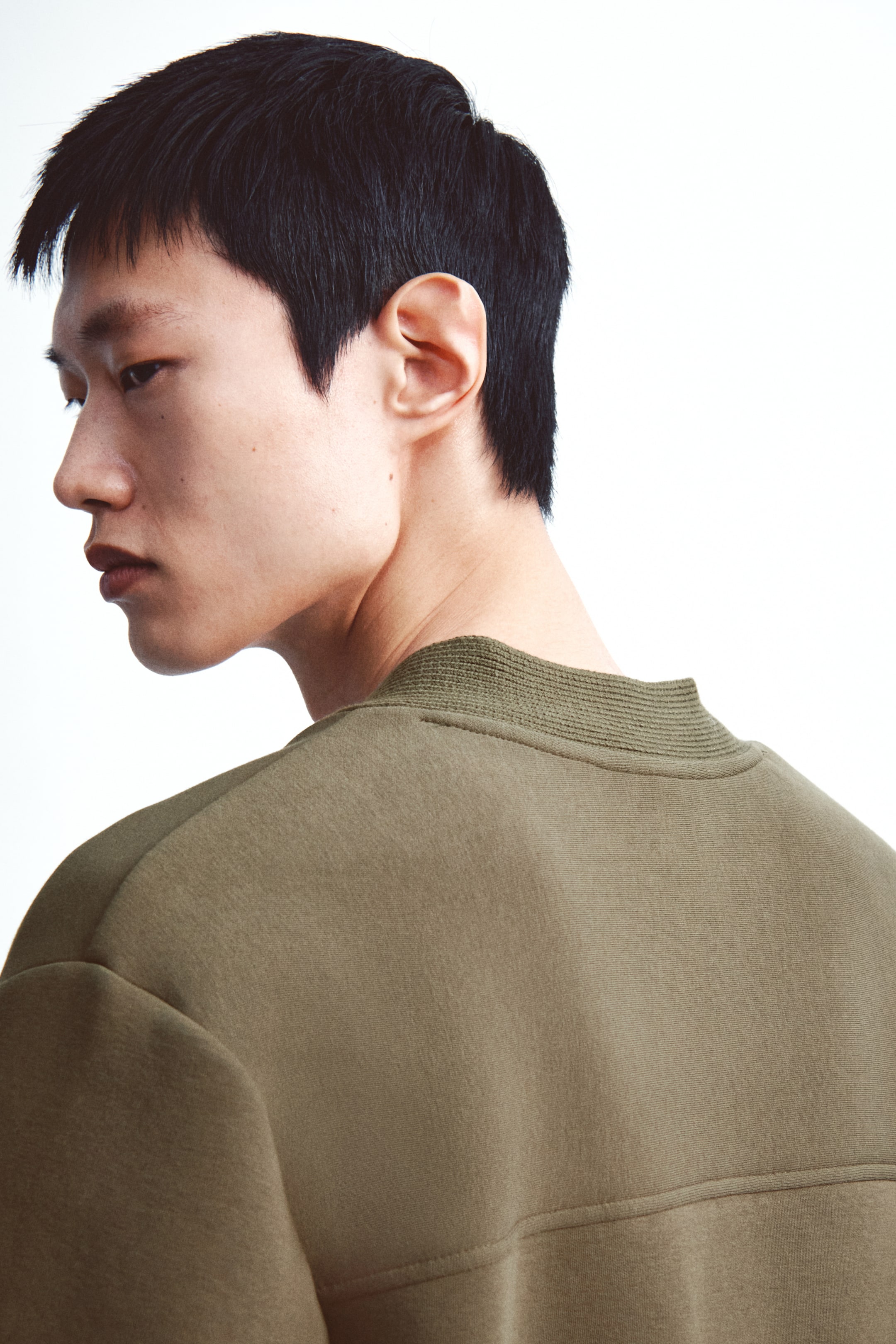 Xem ảnh lớn hơn: Áo cardigan Loose Fit - Màu xanh kaki đậm - Men | H&M VN 4