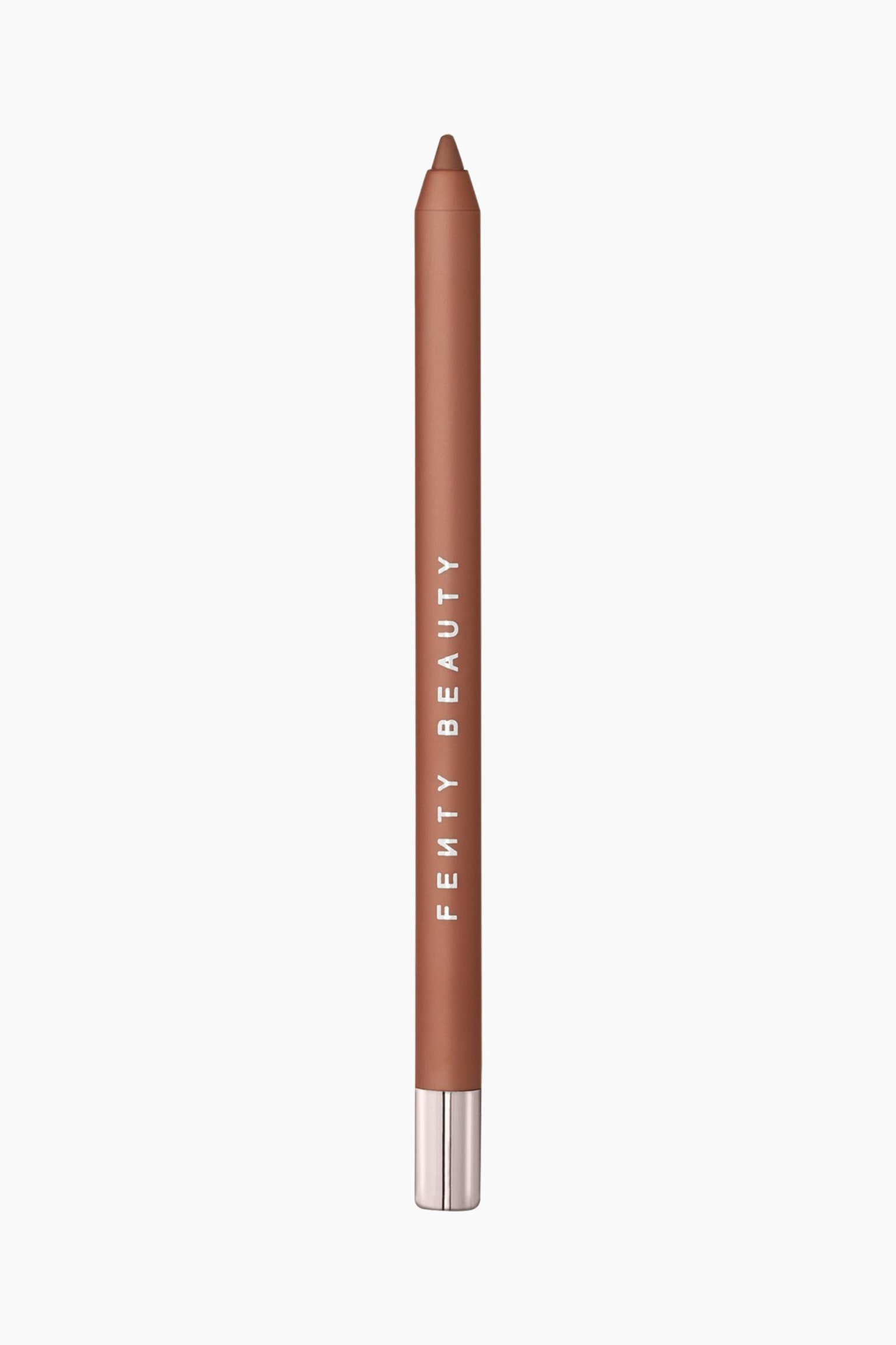 Trace'd Out Longwear Waterproof Pencil Lip Liner stÃ¥r upprÃ¤tt och har en mattbrun hylsa som matchar den vÃ¤ssade spetsen. Hylsan har vit vertikal âFENTY BEAUTYâ-mÃ¤rkning och avslutas med en metallisk Ã¤ndhylsa i silverton. - 1
