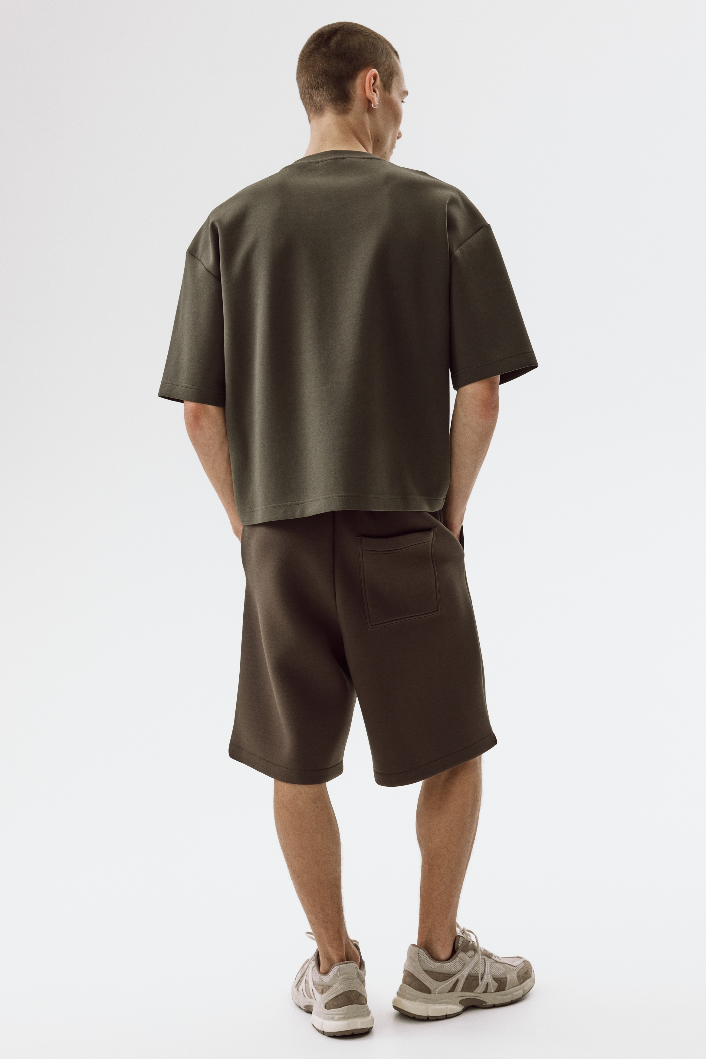 Men's Dark khaki green Relaxed-Fit Scuba Shorts | H&M US