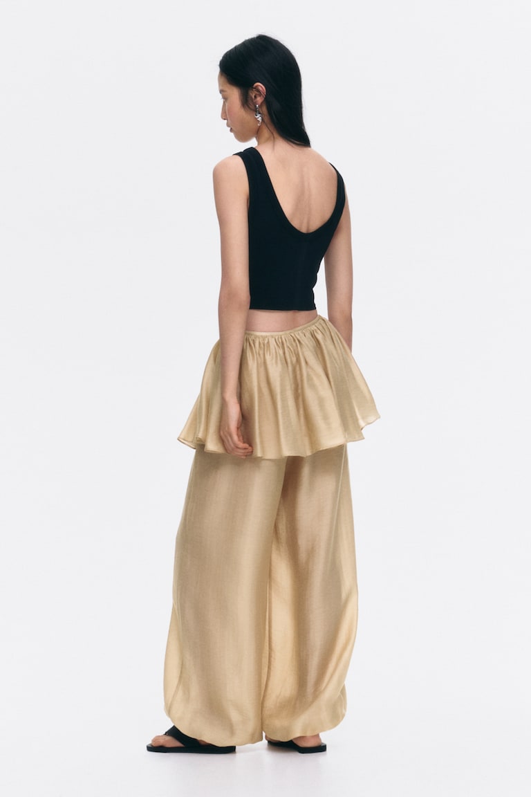 Pantalone balon kroja s integrisanom suknjom