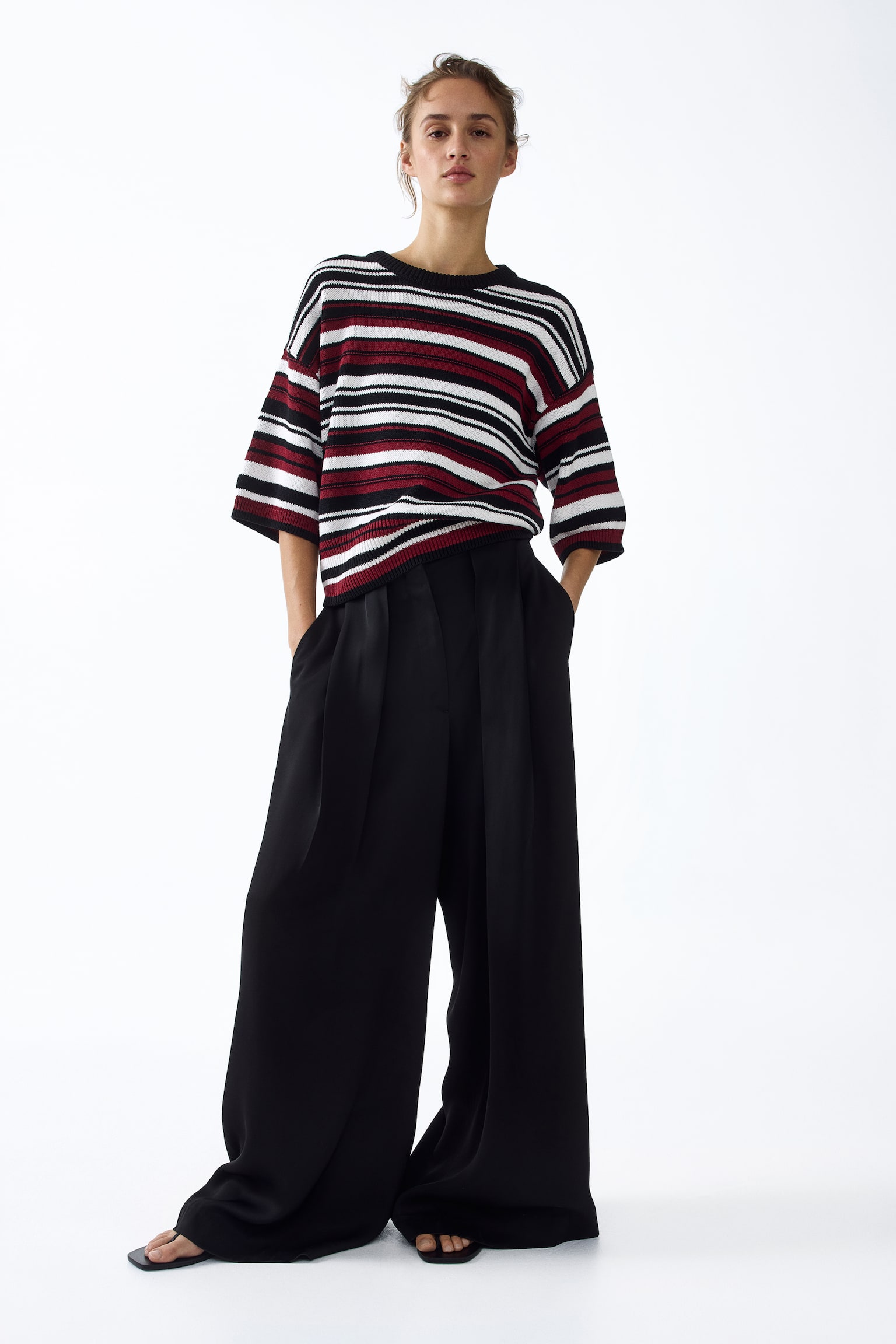 Short-Sleeved Sweater - 4