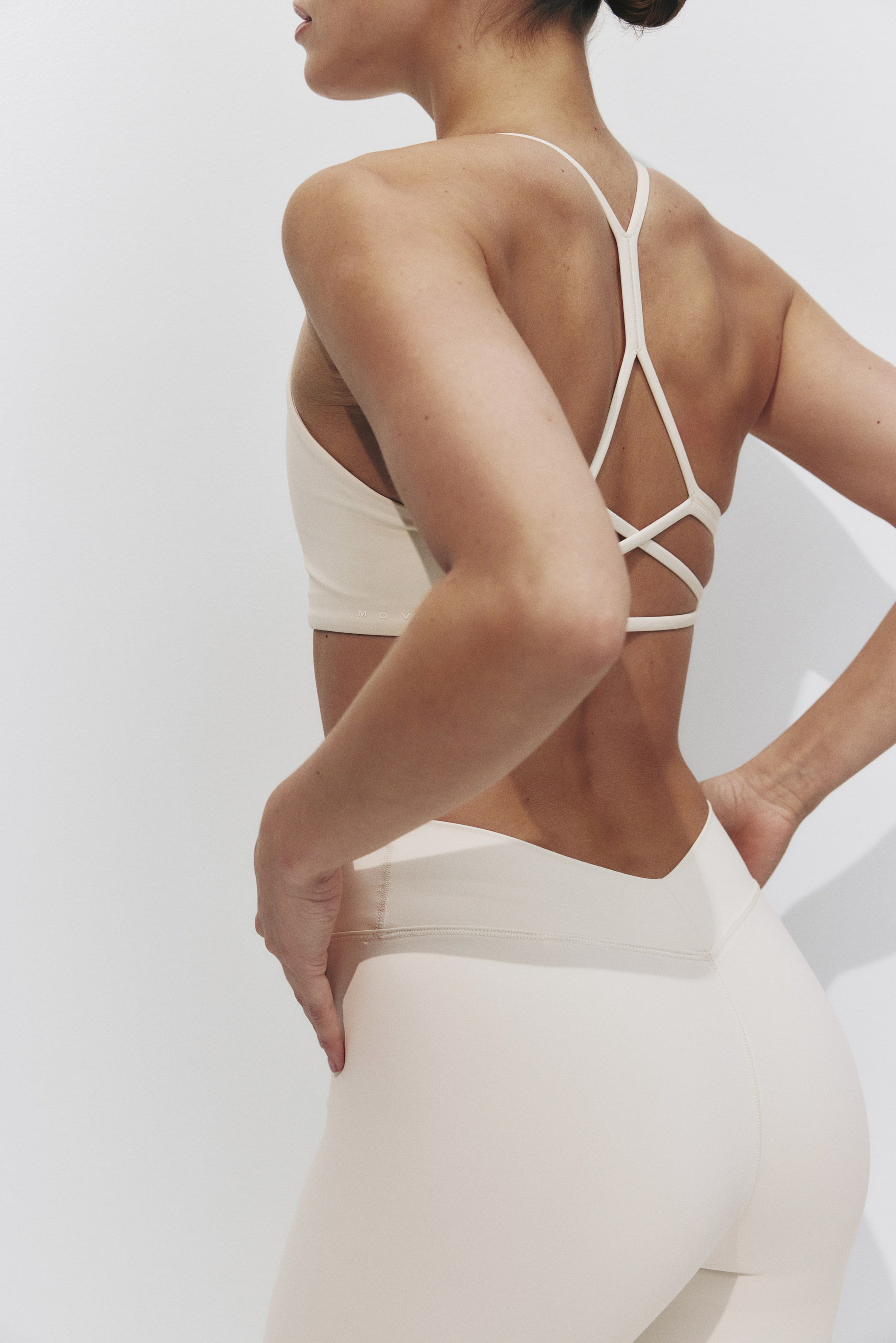 View larger image: Medium Support Sports bra with SculptMove™ - Ivory - Ladies | H&M IN 5