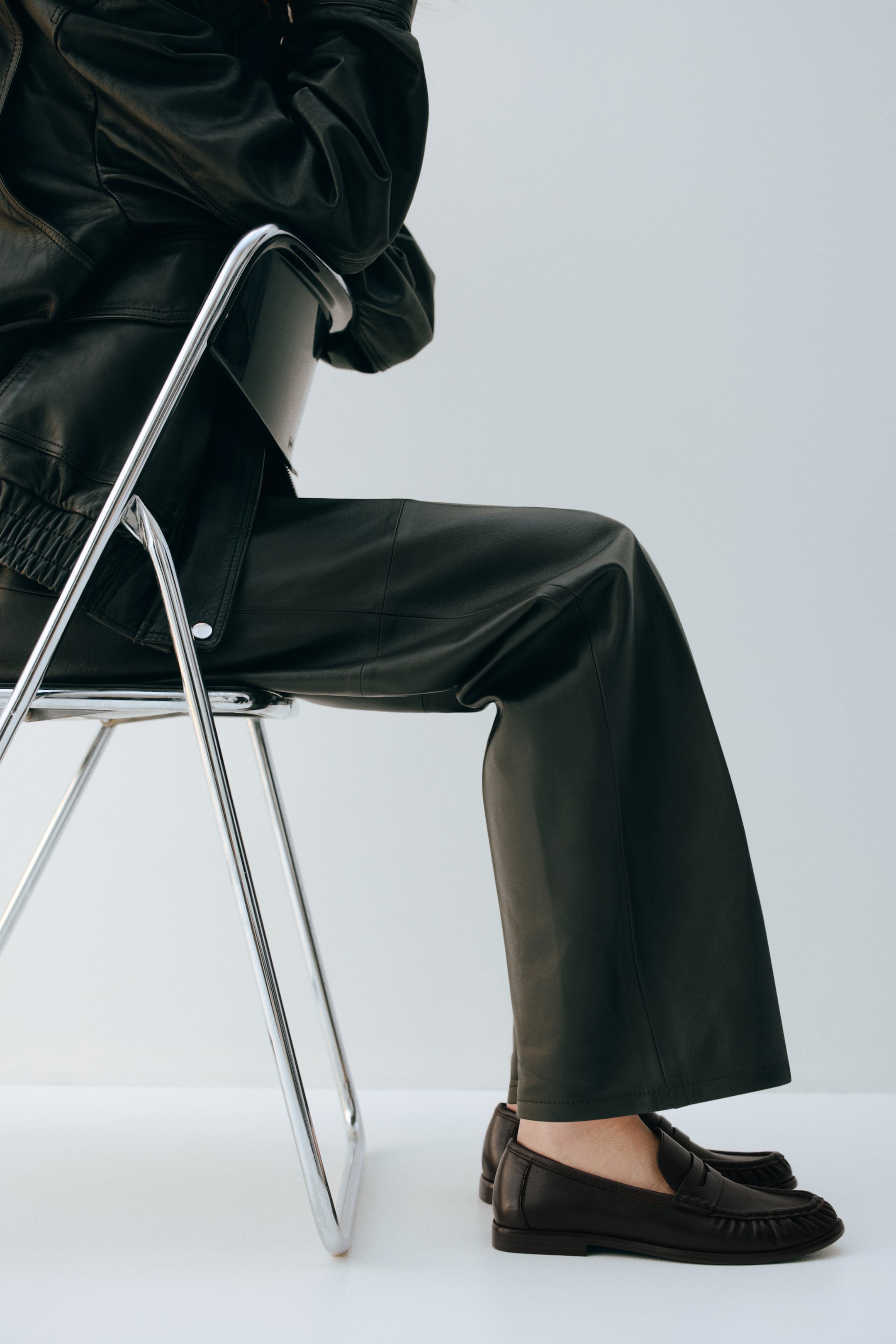 Grotere afbeelding bekijken: Leren loafers - Donkerbruin - DAMES | H&M NL 1