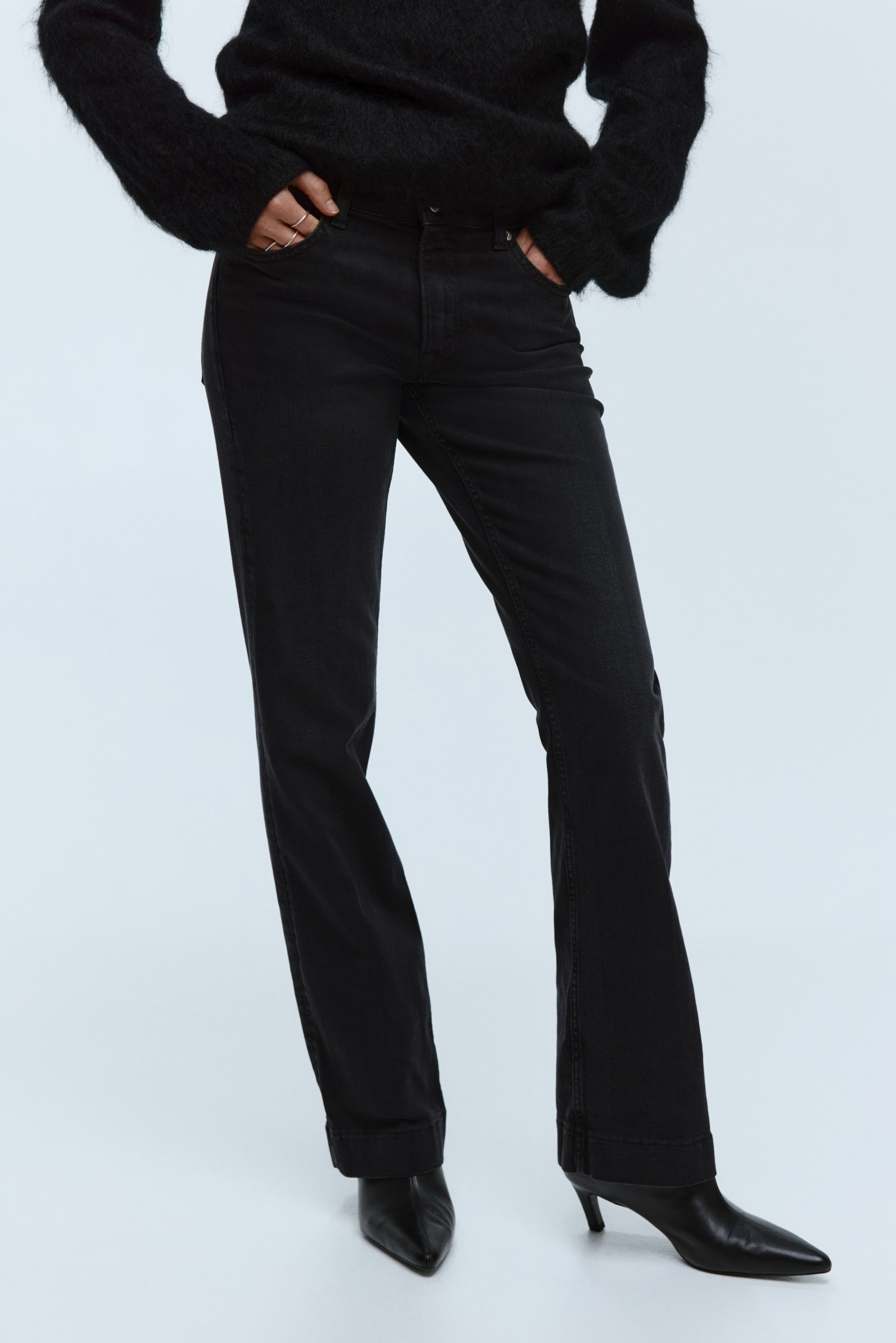 Zobrazit větší obrázek: Bootcut Regular Jeans - Černá - ŽENY | H&M CZ 2