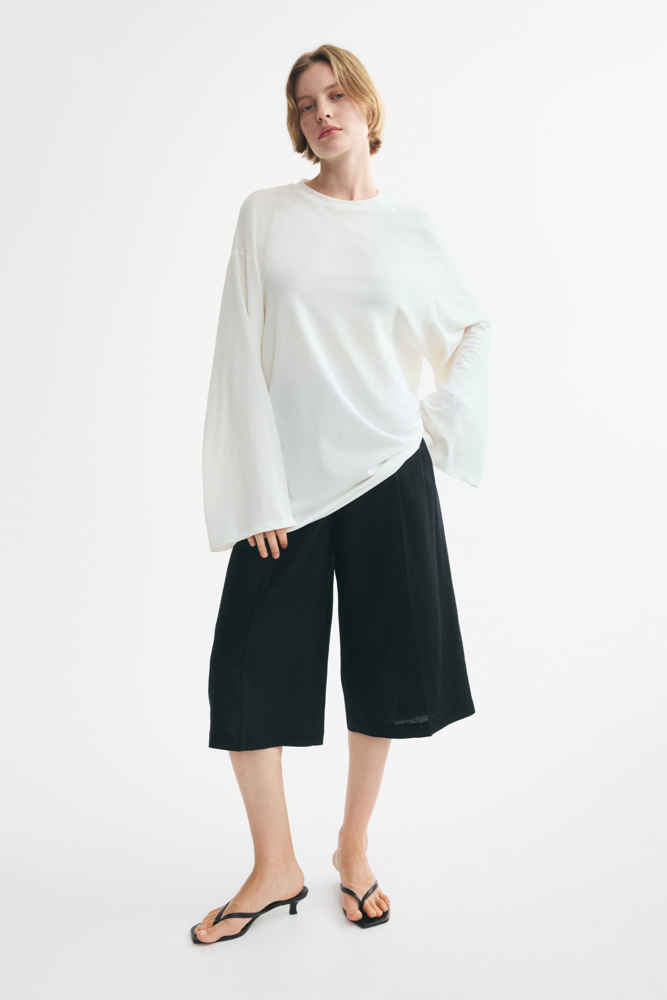Long-sleeved cotton top