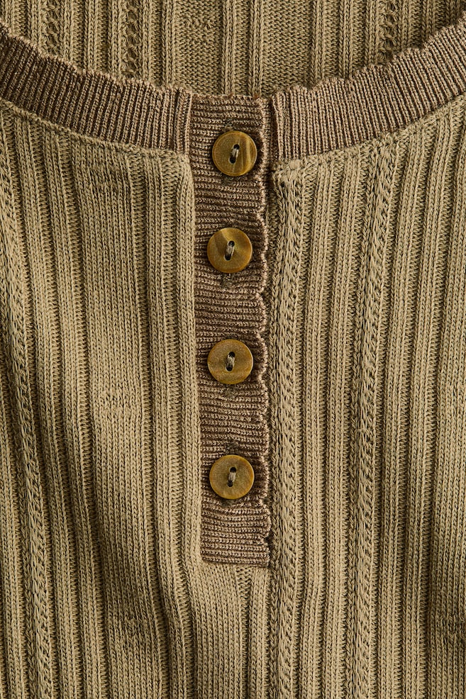 Top in maglia di cotone traforata-Verde kaki - 4