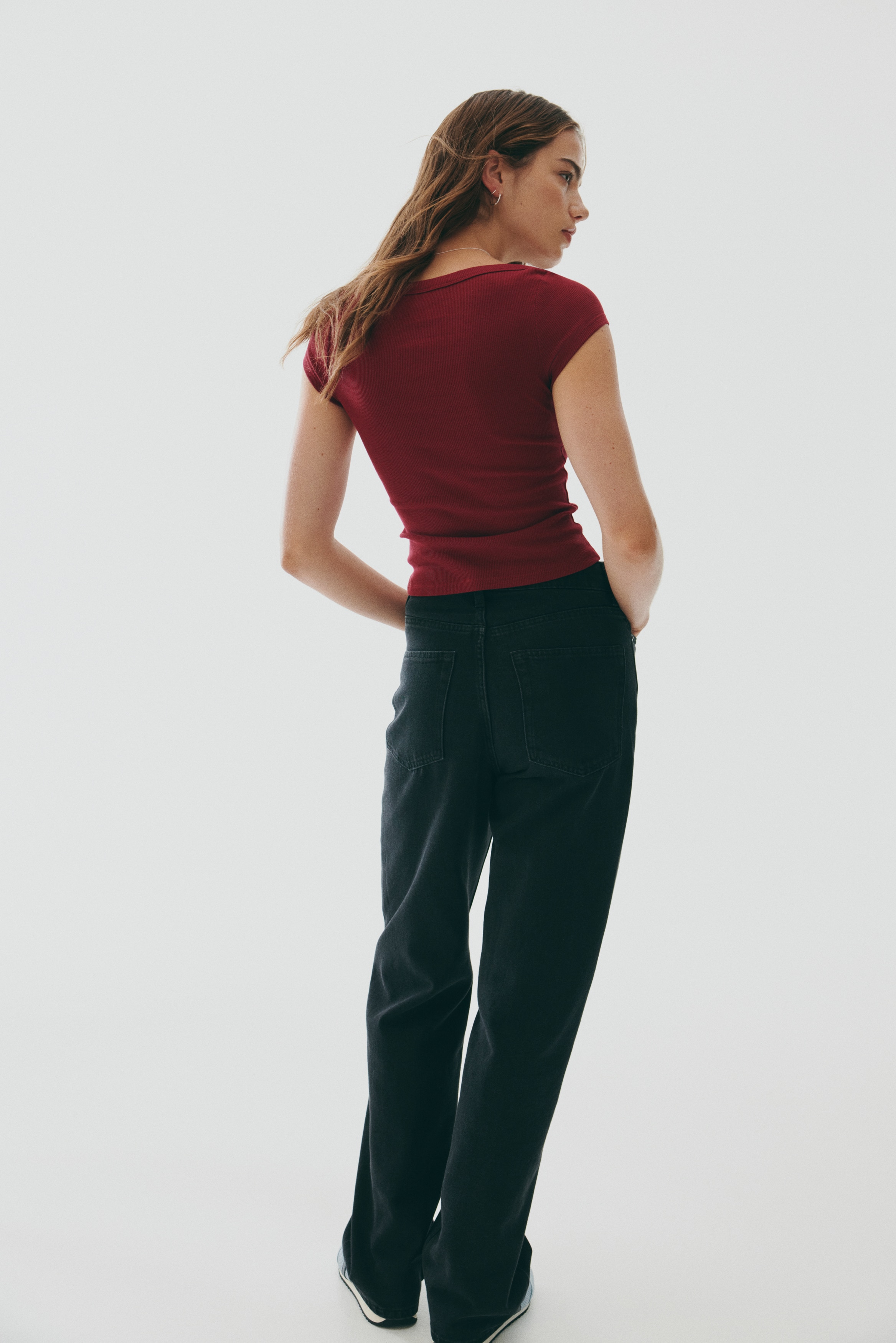Ribbed boat-neck top